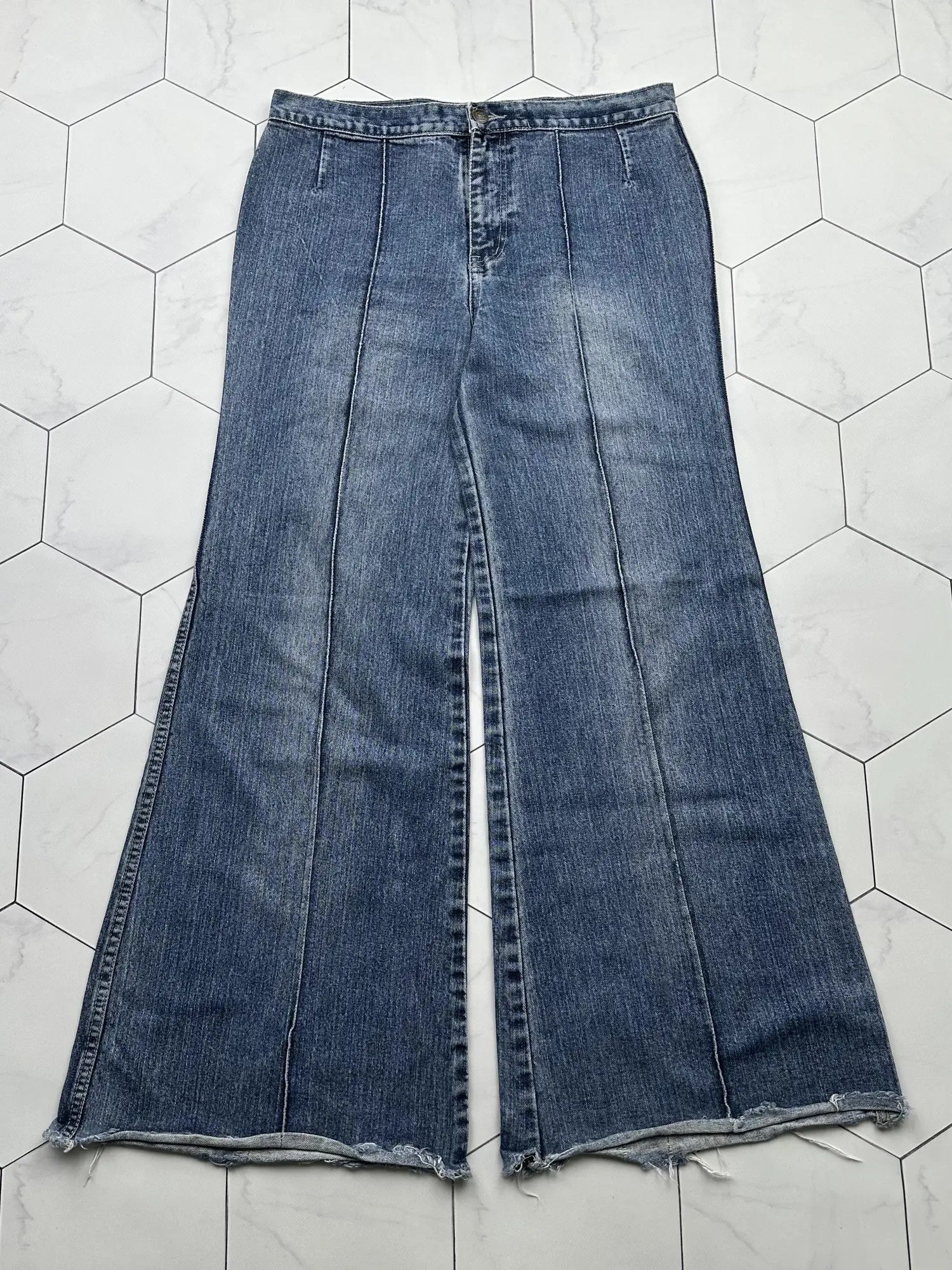 Japanese Brand Vintage Wide Flare Jeans (B468)E2 Size US 30 / EU 46 - 1 Thumbnail