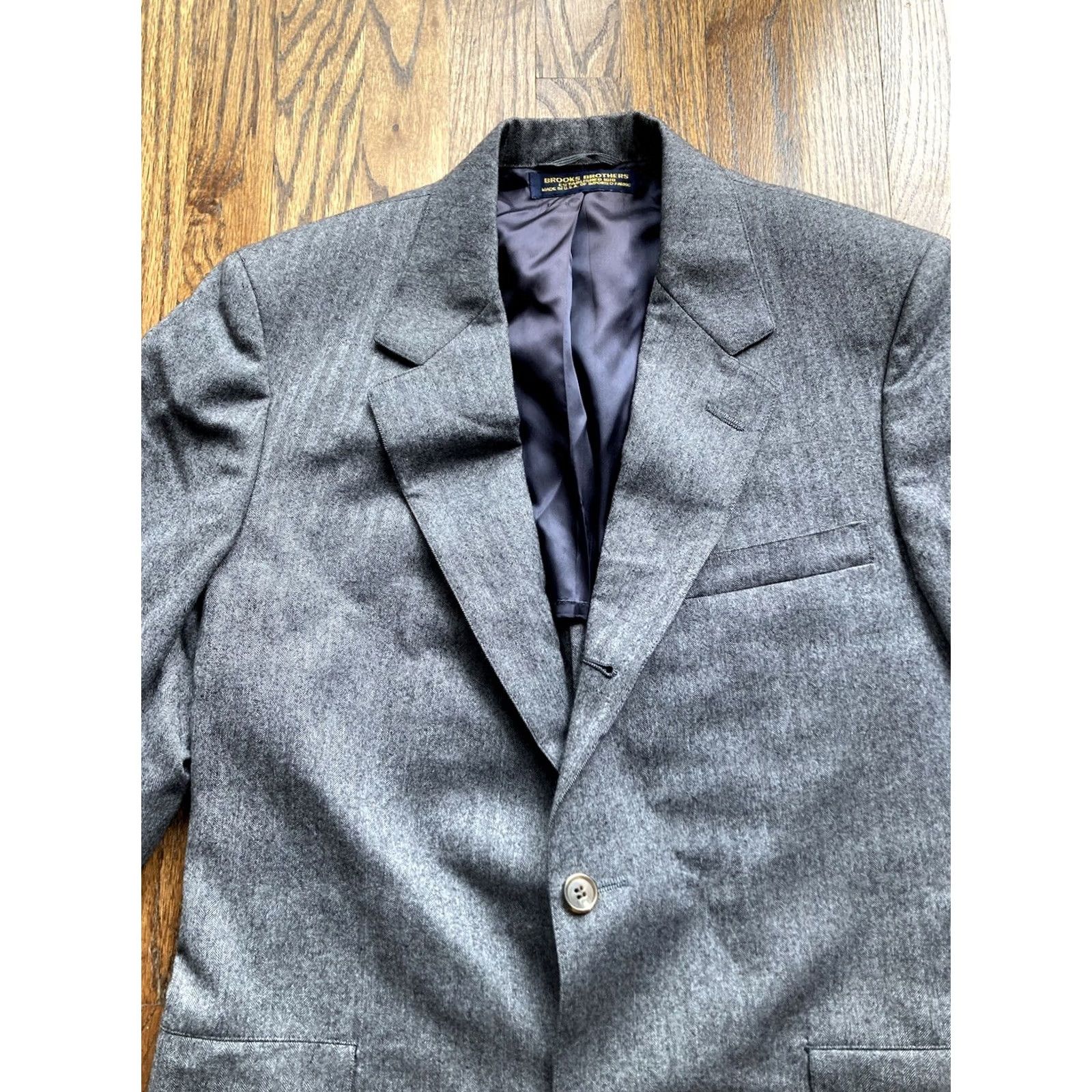 Brooks Brothers VINTAGE Brooks Brothers Blazer Mens 39R Gray Wool Herringbone Single-Breasted Three-Button Sports Jacket Regular Fit Jacket/Coat Size 40R - 4 Thumbnail