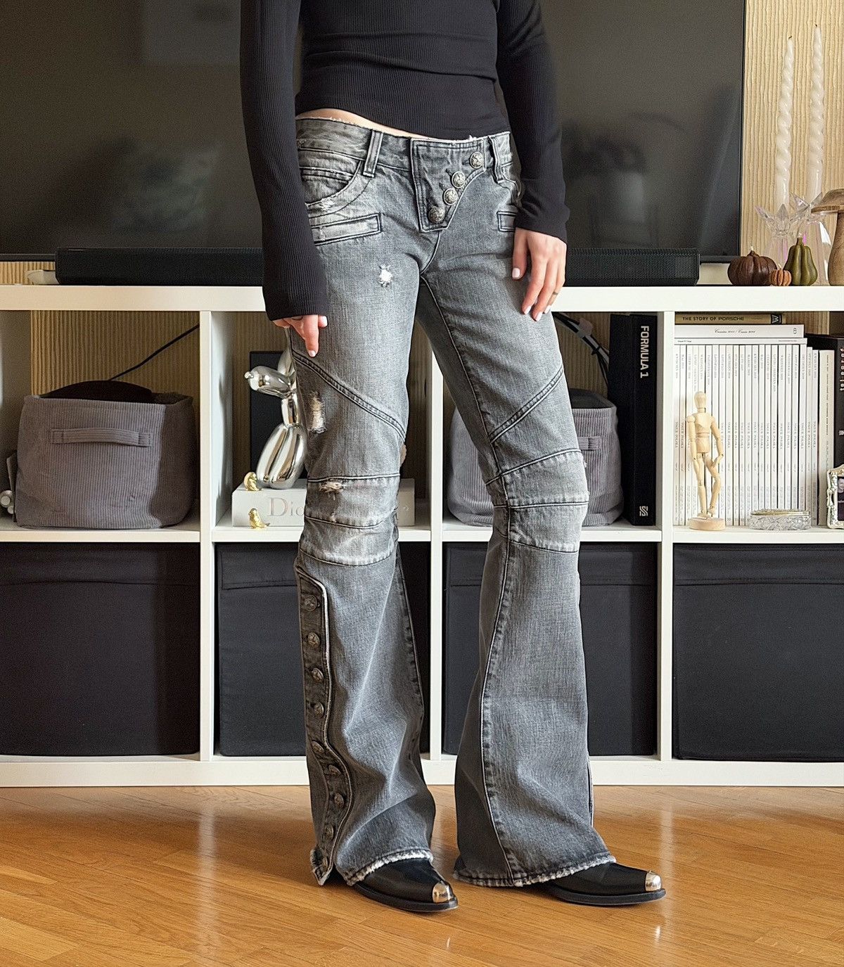 Balmain BALMAIN Decarnin FW2010 Flared Biker Buttoned Ripped Jeans Size US 28 / EU 44 - 4 Thumbnail