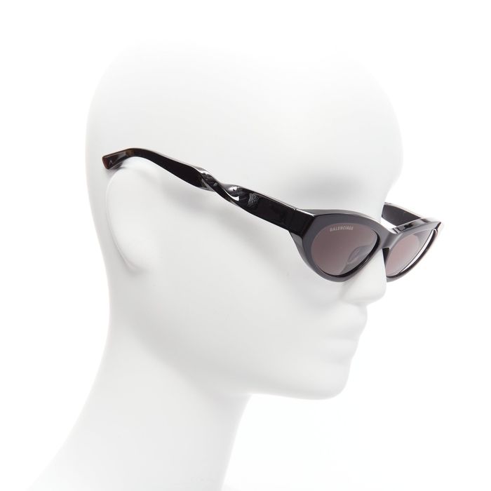 Balenciaga BALENCIAGA BB0207S black logo twist temple oval cat eye ...