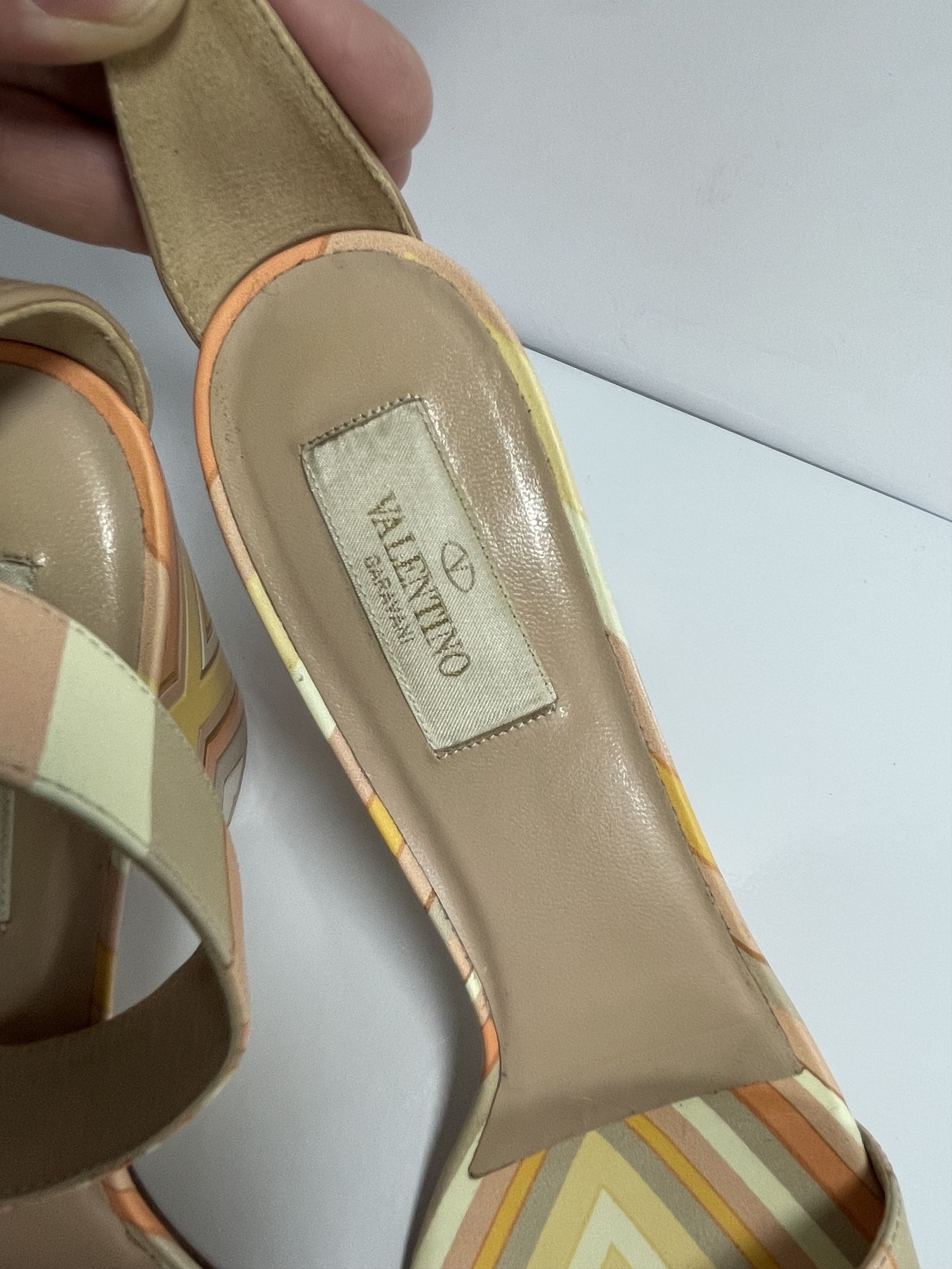 Valentino Valentino Garavani leather sandals Size US 10 / IT 40 - 4 Thumbnail
