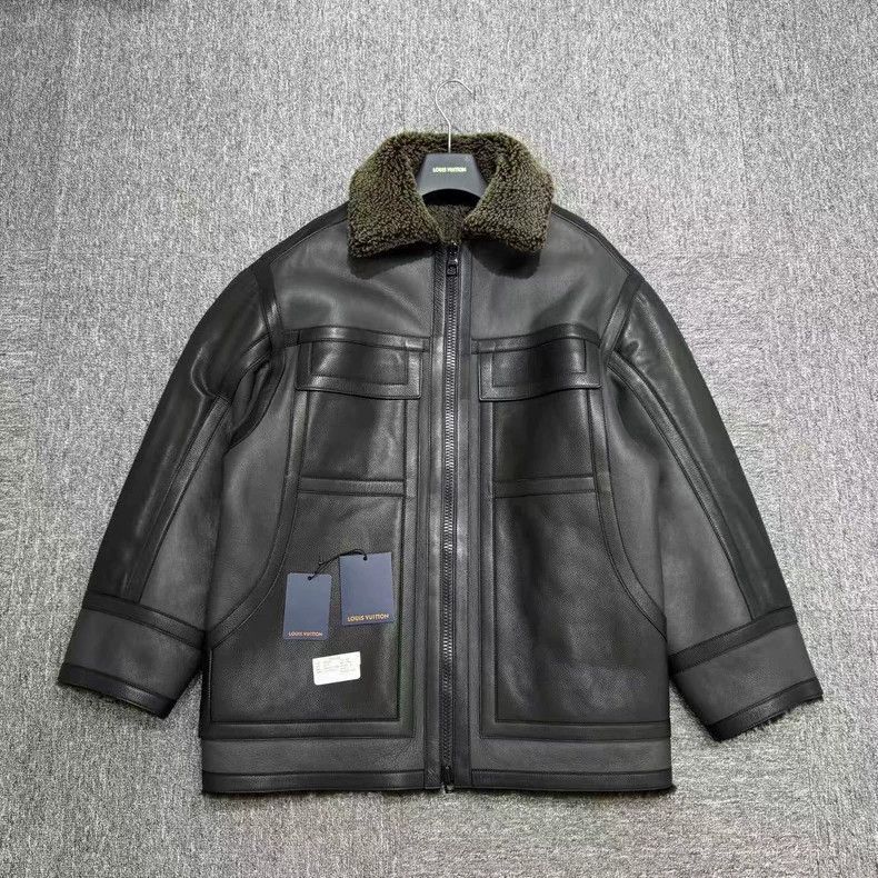 Louis Vuitton louis vuitton reversible fur coat -2505 Size US S / EU 44-46 / 1 - 4 Thumbnail