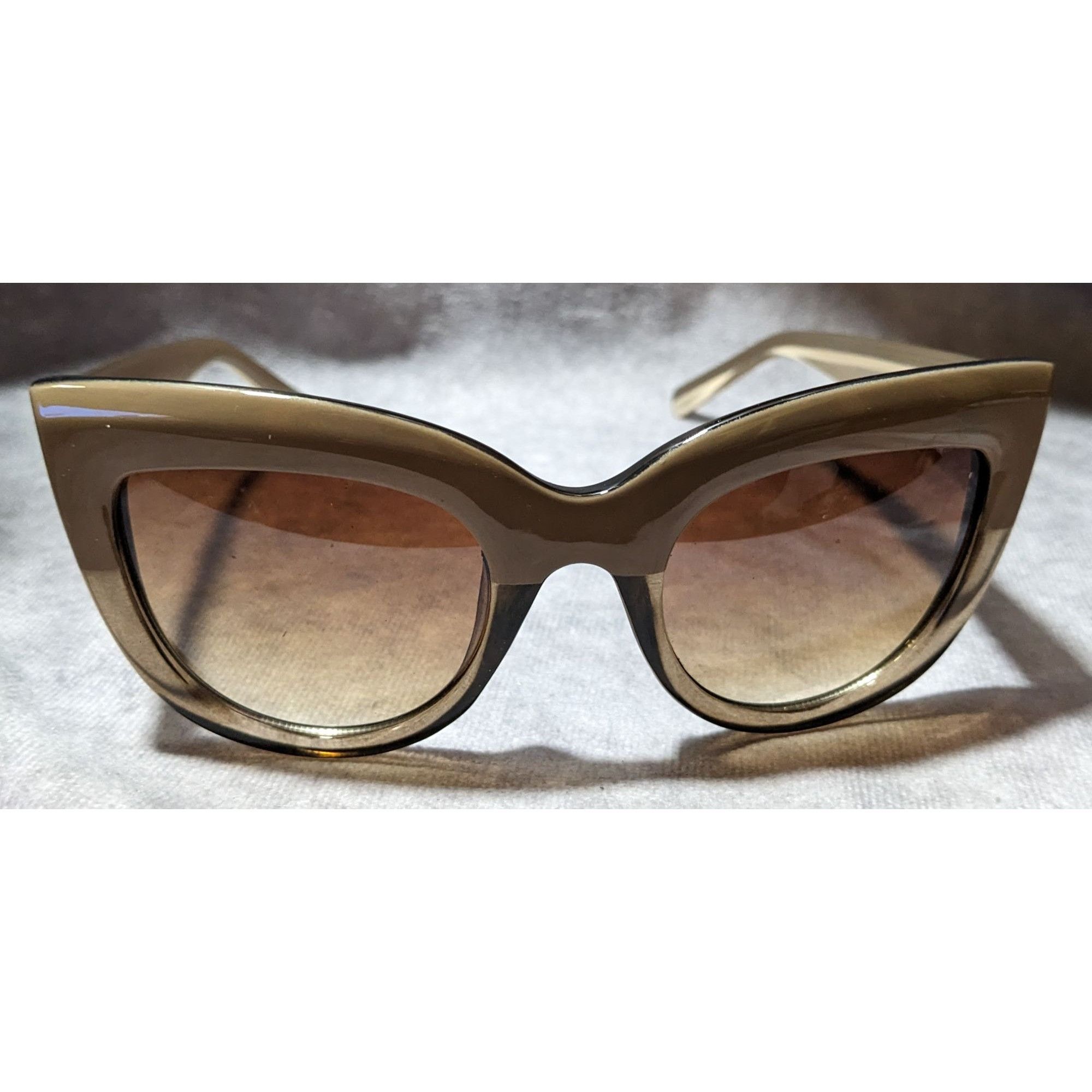 Other Retro Tan Chunky Cateye Brown Gradient Lens Sunglasses Size ONE SIZE - 1 Thumbnail