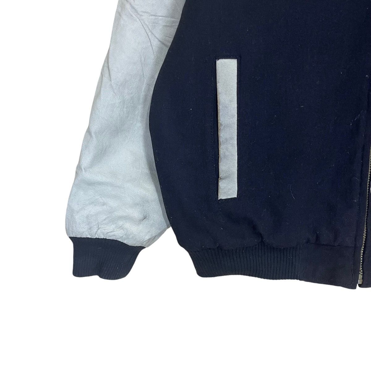 Nike Vintage 90s Nike Varsity Sleeve Leather Jacket Size US L / EU 52-54 / 3 - 9 Thumbnail