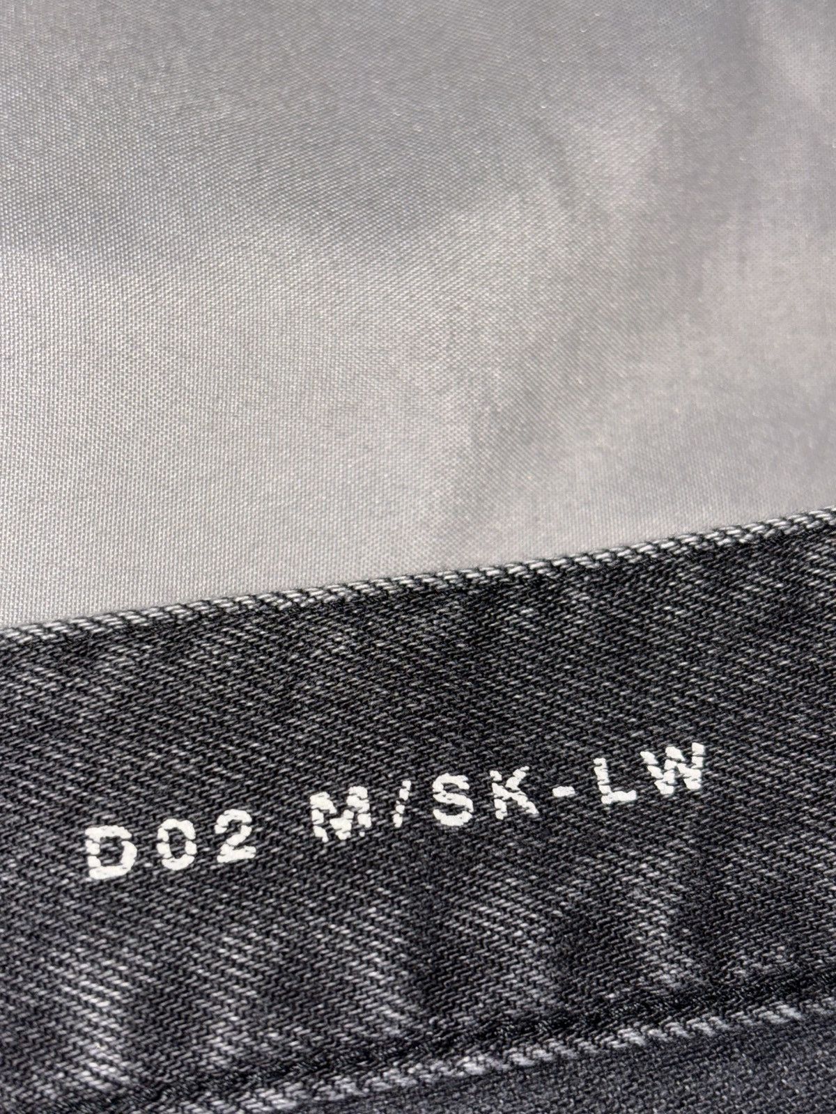 Saint Laurent Paris Saint Laurent Paris D02 Jeans Denim distressed whiskered vtg Size US 34 / EU 50 - 6 Thumbnail