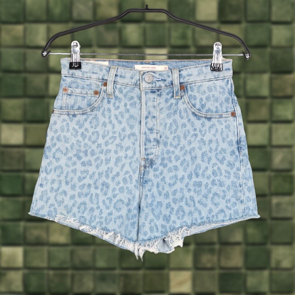 Levi's VINTAGE LEVI’S? RIBCAGE SHORT Jeans Denim Shorts Women 25 PREMIUM Leopard 90s? Size 42" / US 20 - 1 Thumbnail