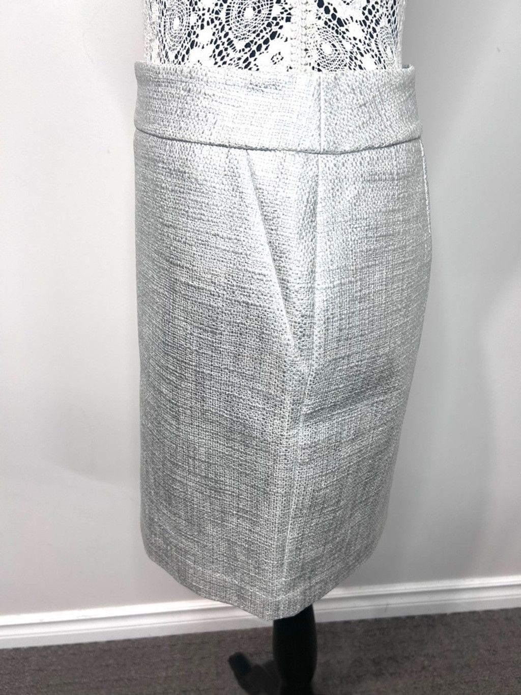 White House Black Market Women's White House Black Market silver Skirt, Size xs Size 25" / US 0 / IT 36 - 3 Thumbnail