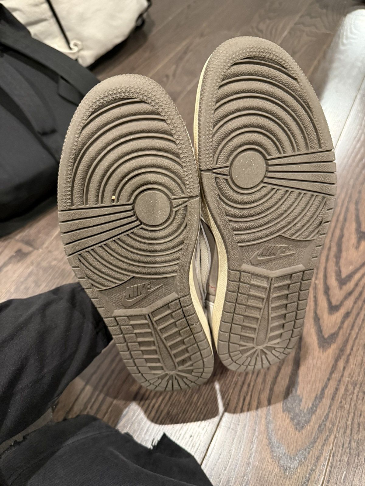 Jordan Brand × Travis Scott Travis Scott Jordan 1 low Reverse Mocha Size US 10.5 / EU 43-44 - 5 Thumbnail
