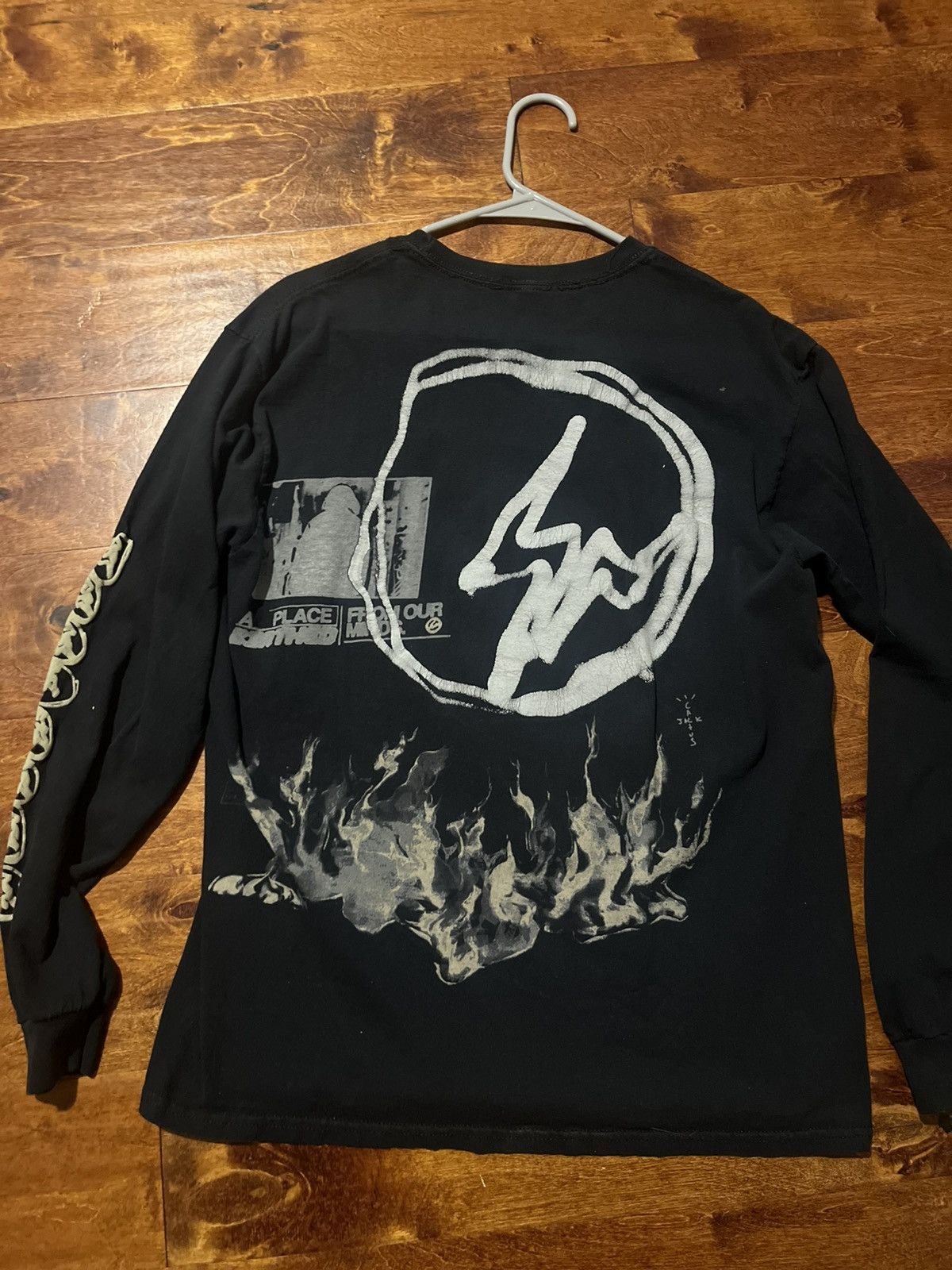 Travis Scott Travis Scott long sleeve fragment logo ‘Black’ Size US S / EU 44-46 / 1 - 1 Thumbnail