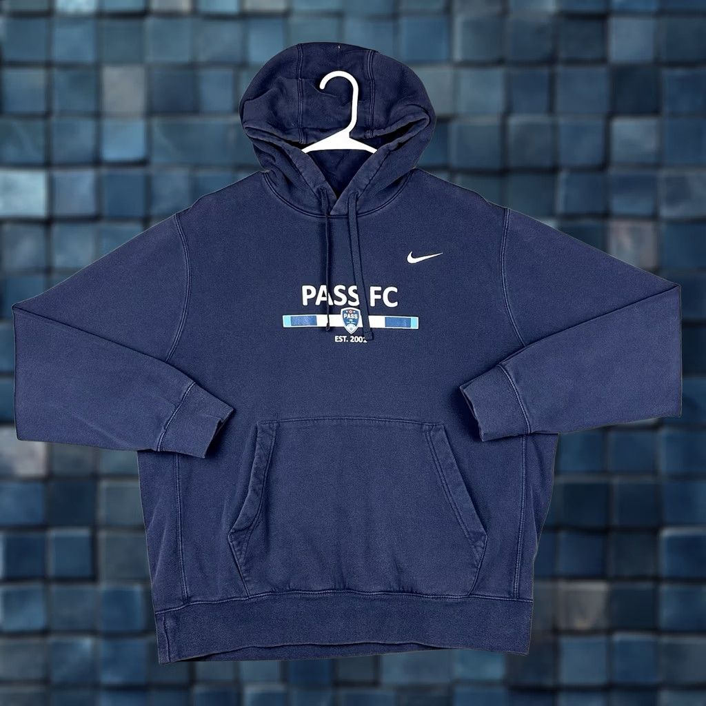 Nike Nike Sweatshirt Mens Medium Blue Nike Sportswear Hoodie Basketball Soccer Grand Rapids Michigan EUC Size US M / EU 48-50 / 2 - 1 Thumbnail