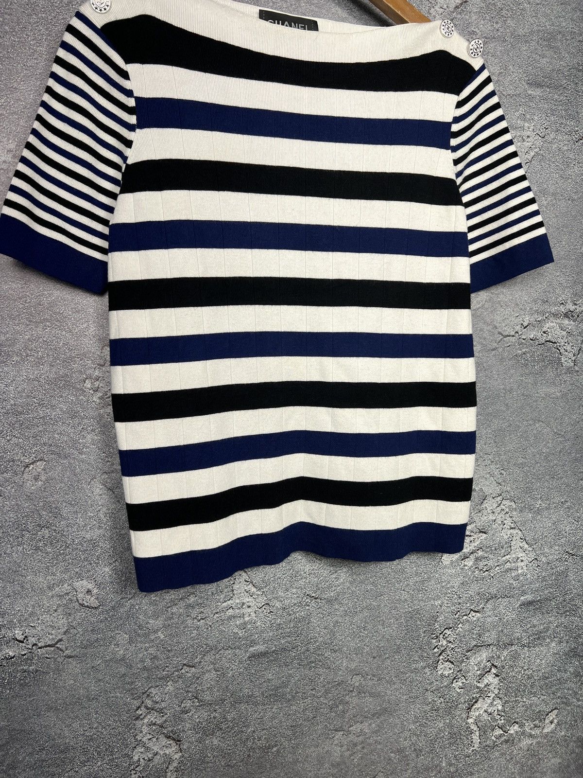 Chanel Vintage Chanel Short Sleeve Knit Sweater Knit Top Size M Size M / US 6-8 / IT 42-44 - 3 Thumbnail