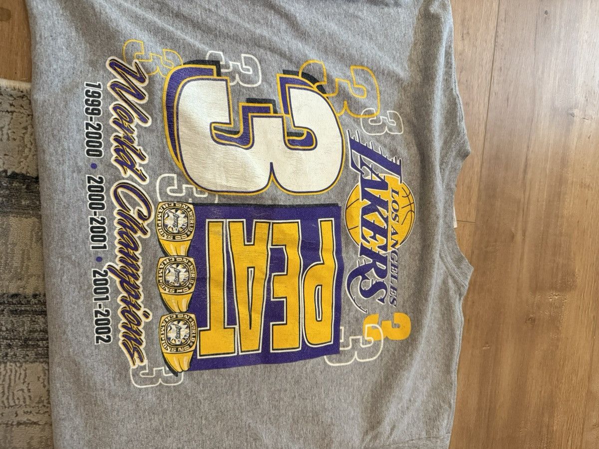 Gildan Vintage lakers 3peat championship shirt - XL Size US XL / EU 56 / 4 - 4 Thumbnail