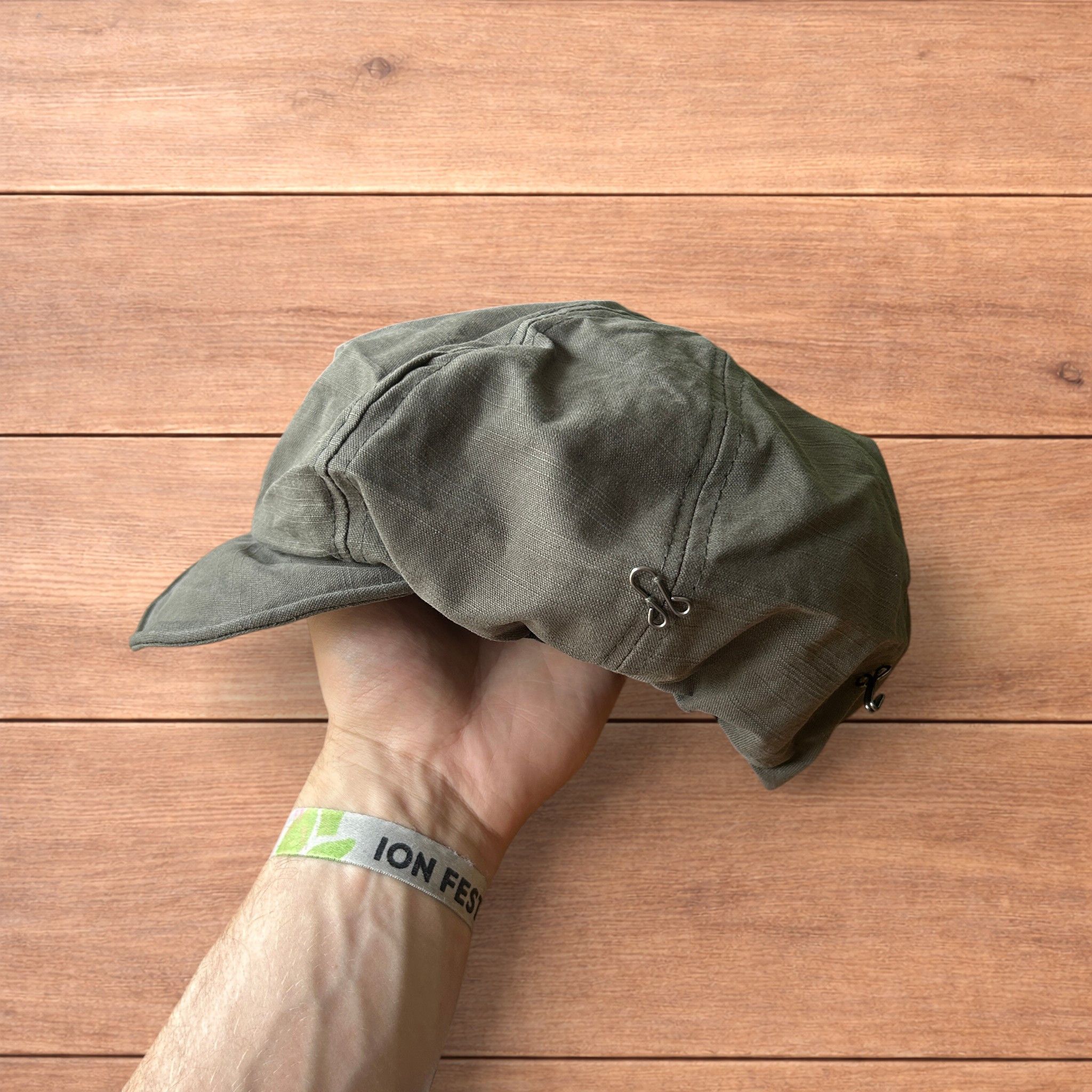 Japanese Brand Vintage style newsboy painter flat cap beret in khaki green. Size ONE SIZE - 2 Thumbnail