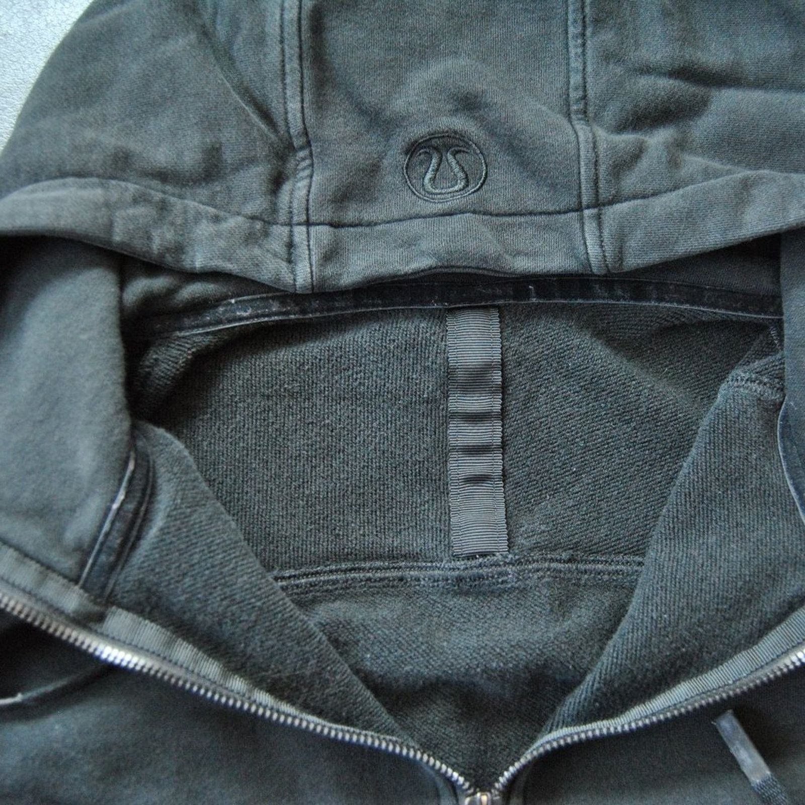 Lululemon Lululemon Embroidered Floral Full Zip Up Crop Top Hoodie Size L / US 10 / IT 46 - 3 Thumbnail