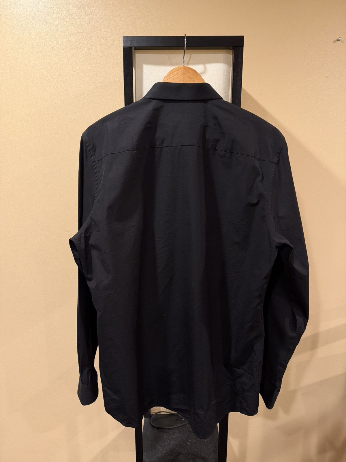 Givenchy Givenchy Red Star Embroidered Collared Black Button Up Shirt Size US L / EU 52-54 / 3 - 9 Thumbnail