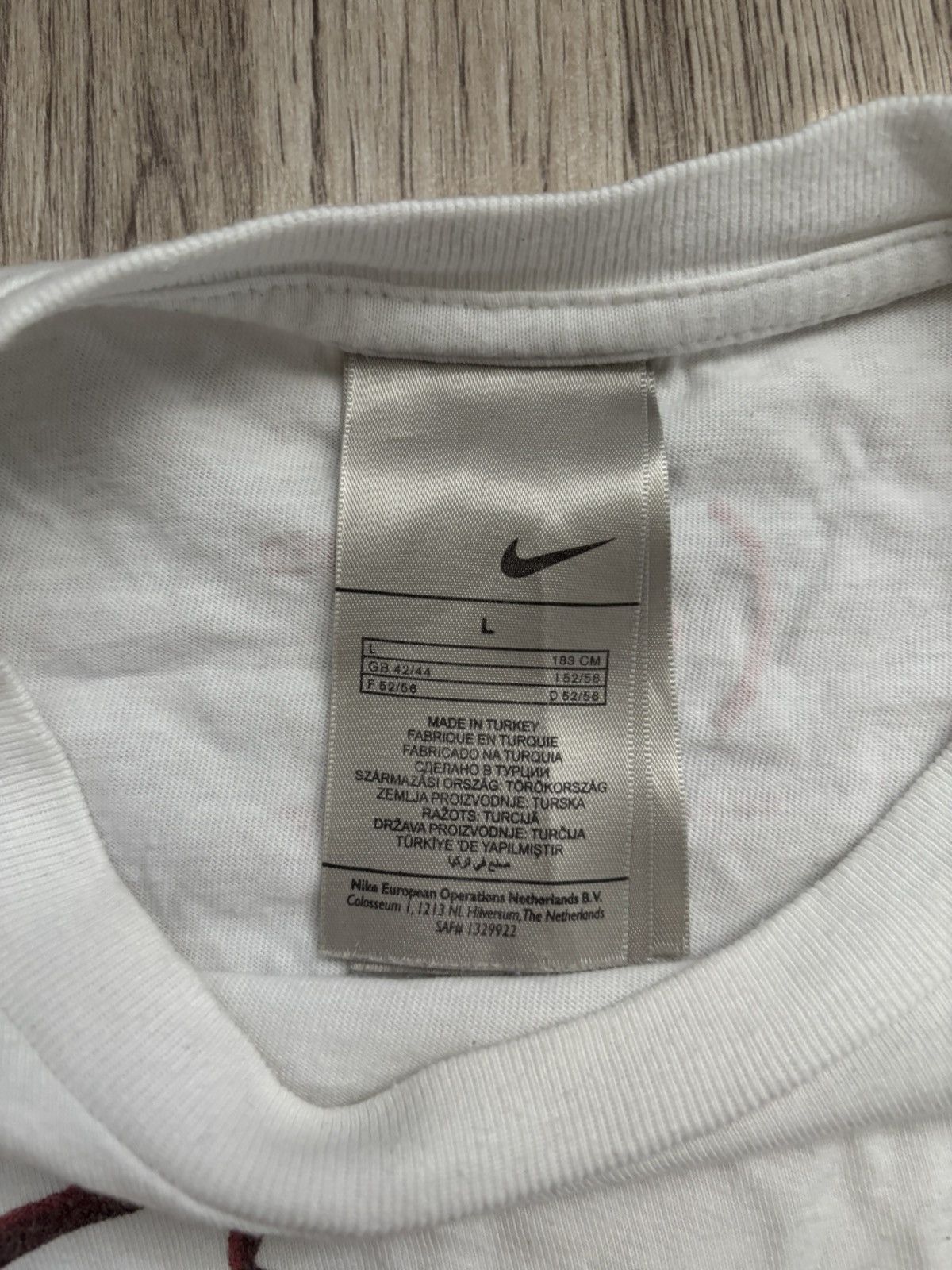 Nike Nike (RED) Lace Up Save Lives 2009 Size L Rare Collectible Size US L / EU 52-54 / 3 - 10 Thumbnail