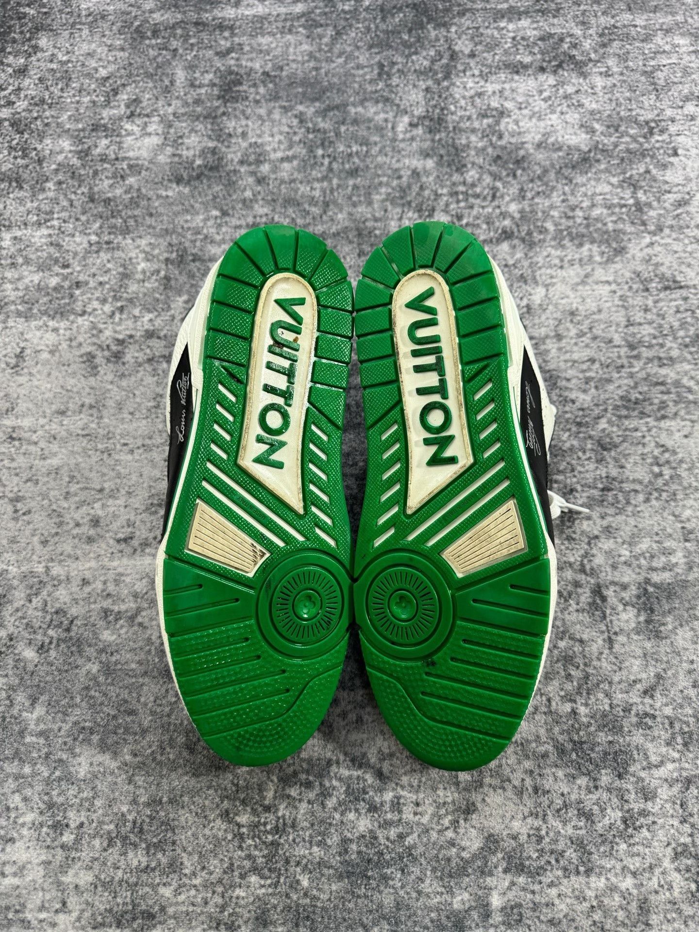 Louis Vuitton Louis Vuitton Black Green Trainer Sneakers Size US 9 / EU 42 - 3 Thumbnail