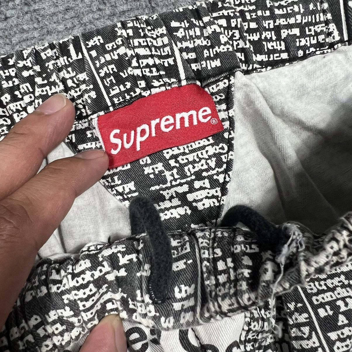 Supreme supreme newsprint skate pants FW18 Size US 34 / EU 50 - 4 Thumbnail