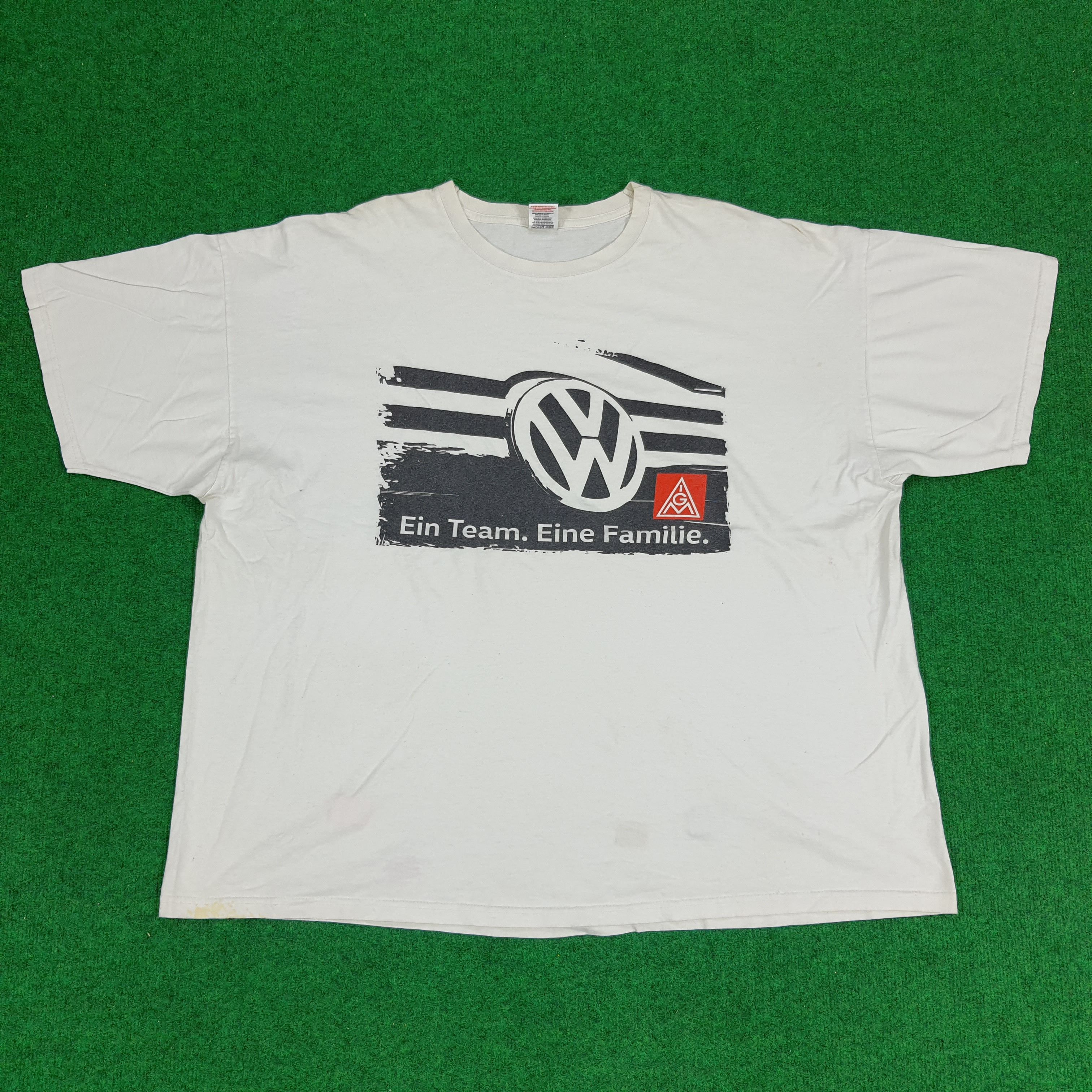 Vintage Vintage Volkswagen IG Metall Motorsports Tshirt Size US XXL / EU 58 / 5 - 1 Thumbnail