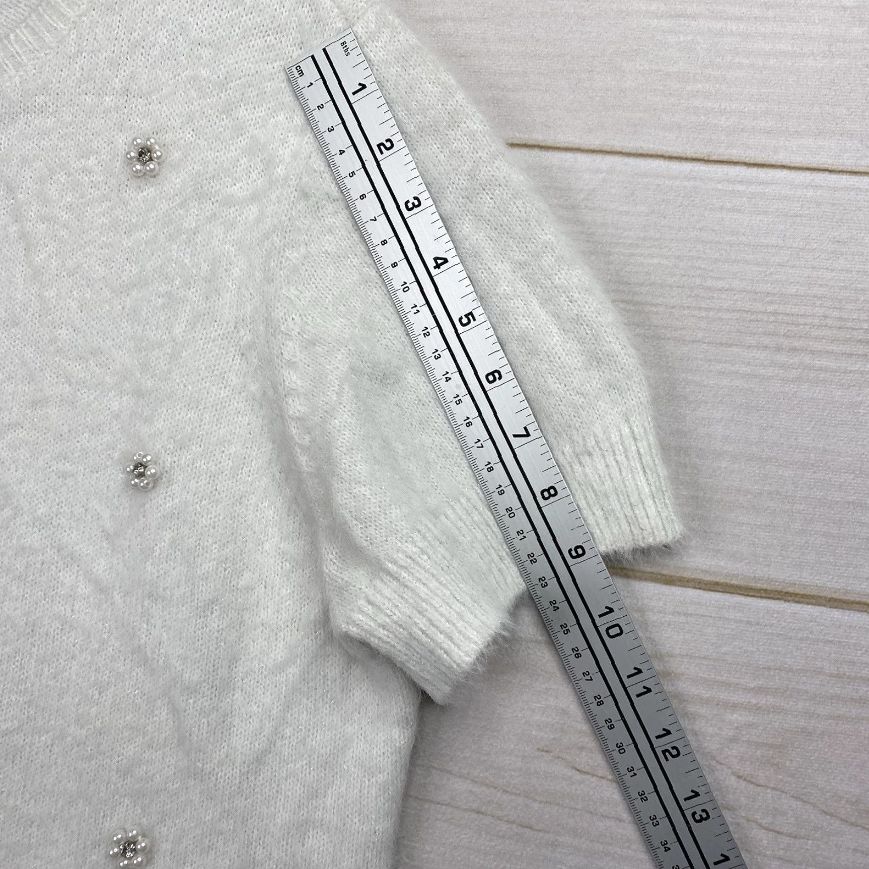 Vintage VINTAGE ELLE Womens Sweater XX L White Fuzzy Beaded Short Sleeve Soft Grannycore Wimsy Size XXL / US 16-18 / IT 52-54 - 5 Thumbnail