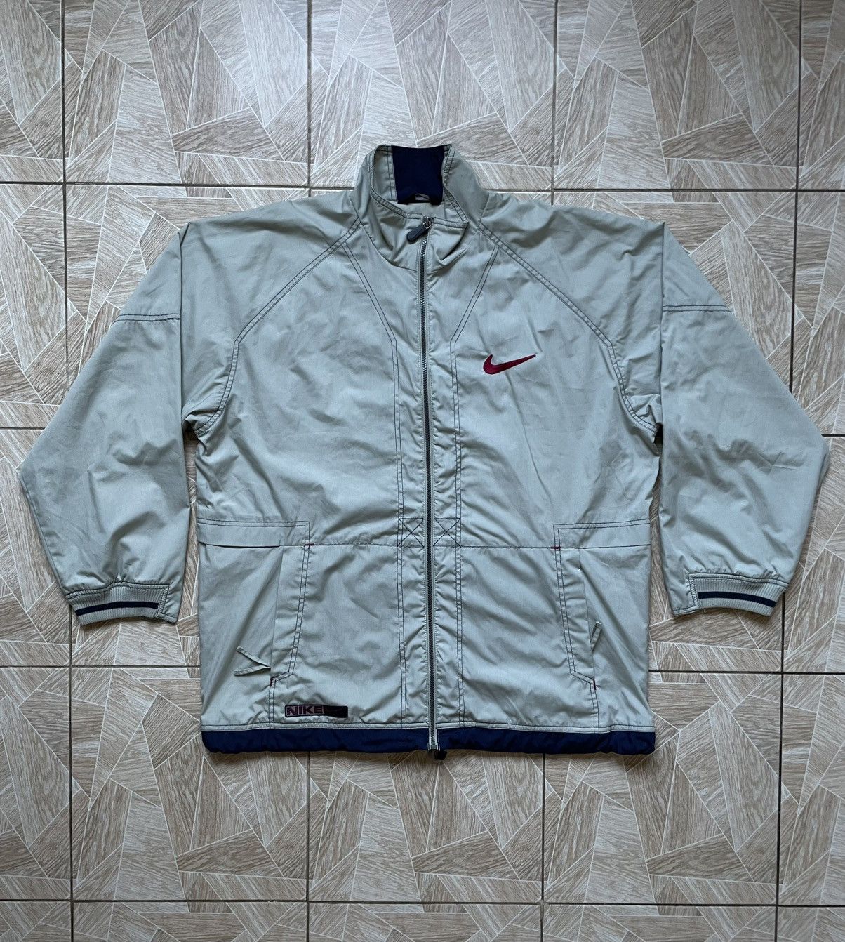 Nike Vintage 2000s Nike Jacket Mens Windbreaker Swoosh Logo Black Size US L / EU 52-54 / 3 - 1 Thumbnail
