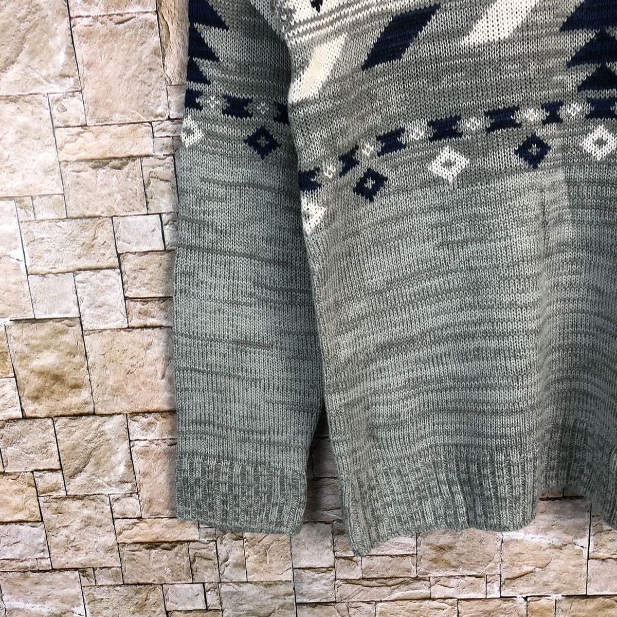 Vintage Boost Grey navajo art design sweatshirt Knitwear #A257 Size US S / EU 44-46 / 1 - 7 Thumbnail