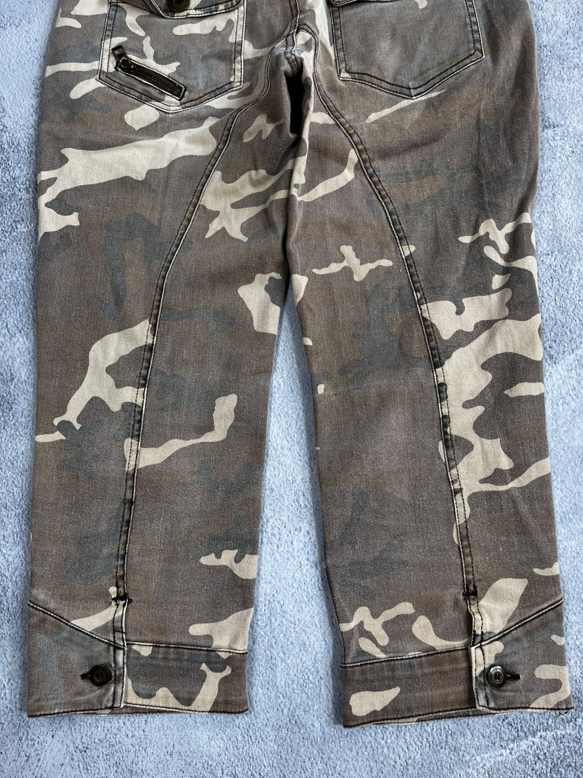 Other Vintage Y2K camo 3/4 faded low rise rap shorts streetwear Size 28" / US 6 / IT 42 - 4 Thumbnail