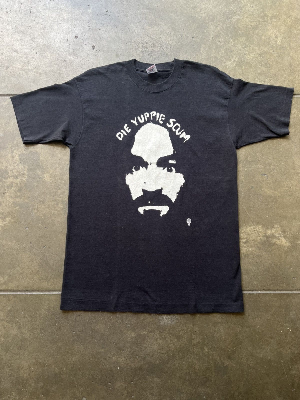Fruit Of The Loom VTG 1992 Charles Manson Serial Killer Tee Shirt Dahmer Bundy Size US L / EU 52-54 / 3 - 2 Thumbnail