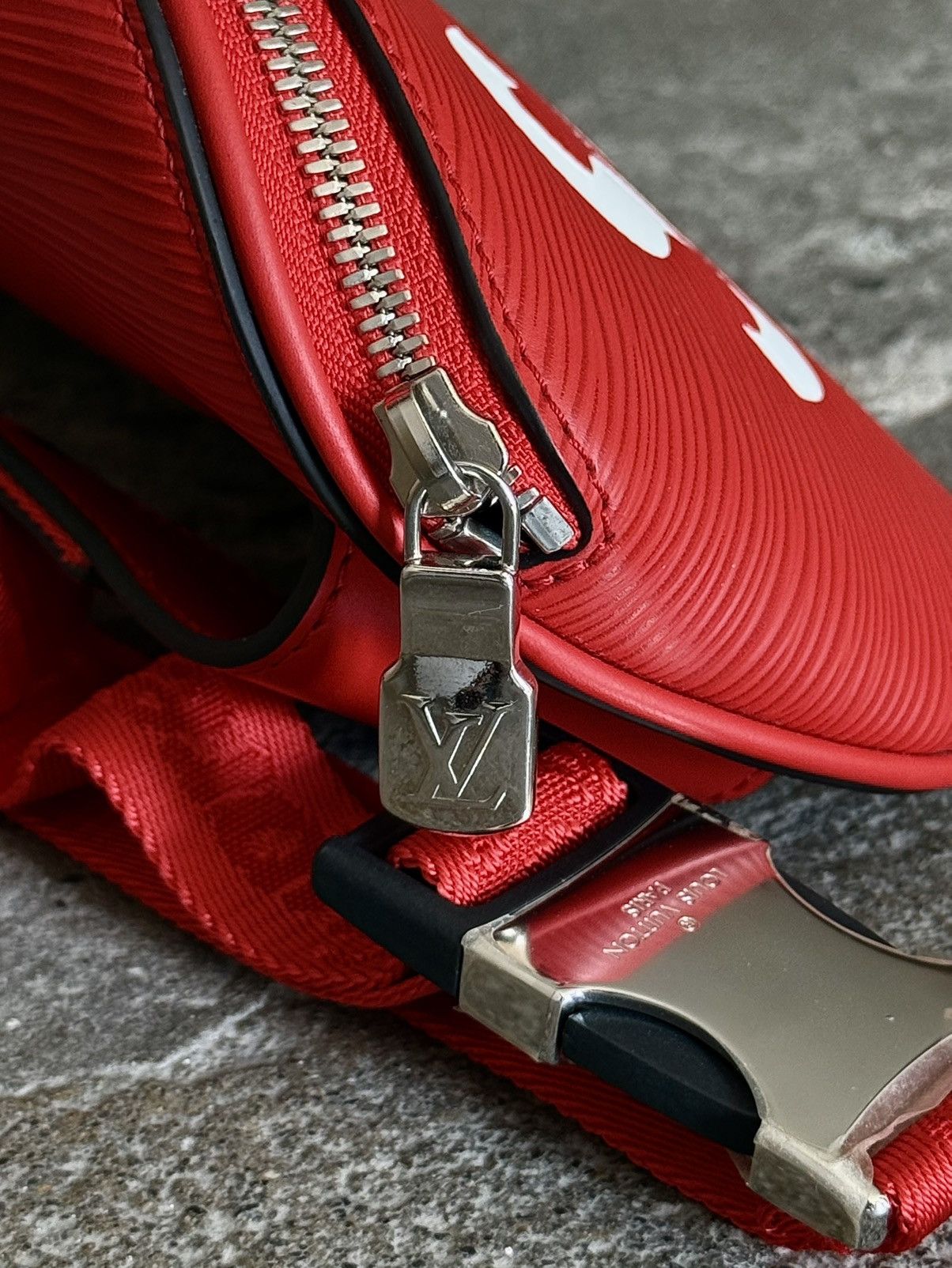 Louis Vuitton × Supreme Louis Vuitton - Supreme - AW17 - Epi Red Bum Bag Size ONE SIZE - 10 Thumbnail