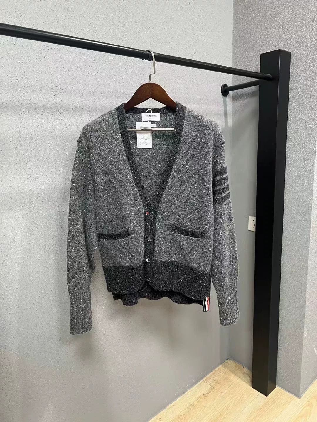 Thom Browne thom browne striped cardigan in gray Size US M / EU 48-50 / 2 - 1 Thumbnail