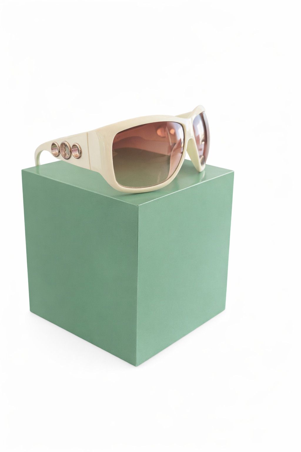 Yves Saint Laurent Vintage Saint Laurent YSL 6112/S White Oversized Sunglasses Size ONE SIZE - 5 Thumbnail