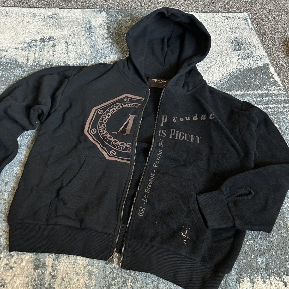 Audemars Piguet × Travis Scott Cactus Jack AP Royal Oak Suisse split logo full zip fleece Size US L / EU 52-54 / 3 - 10 Thumbnail