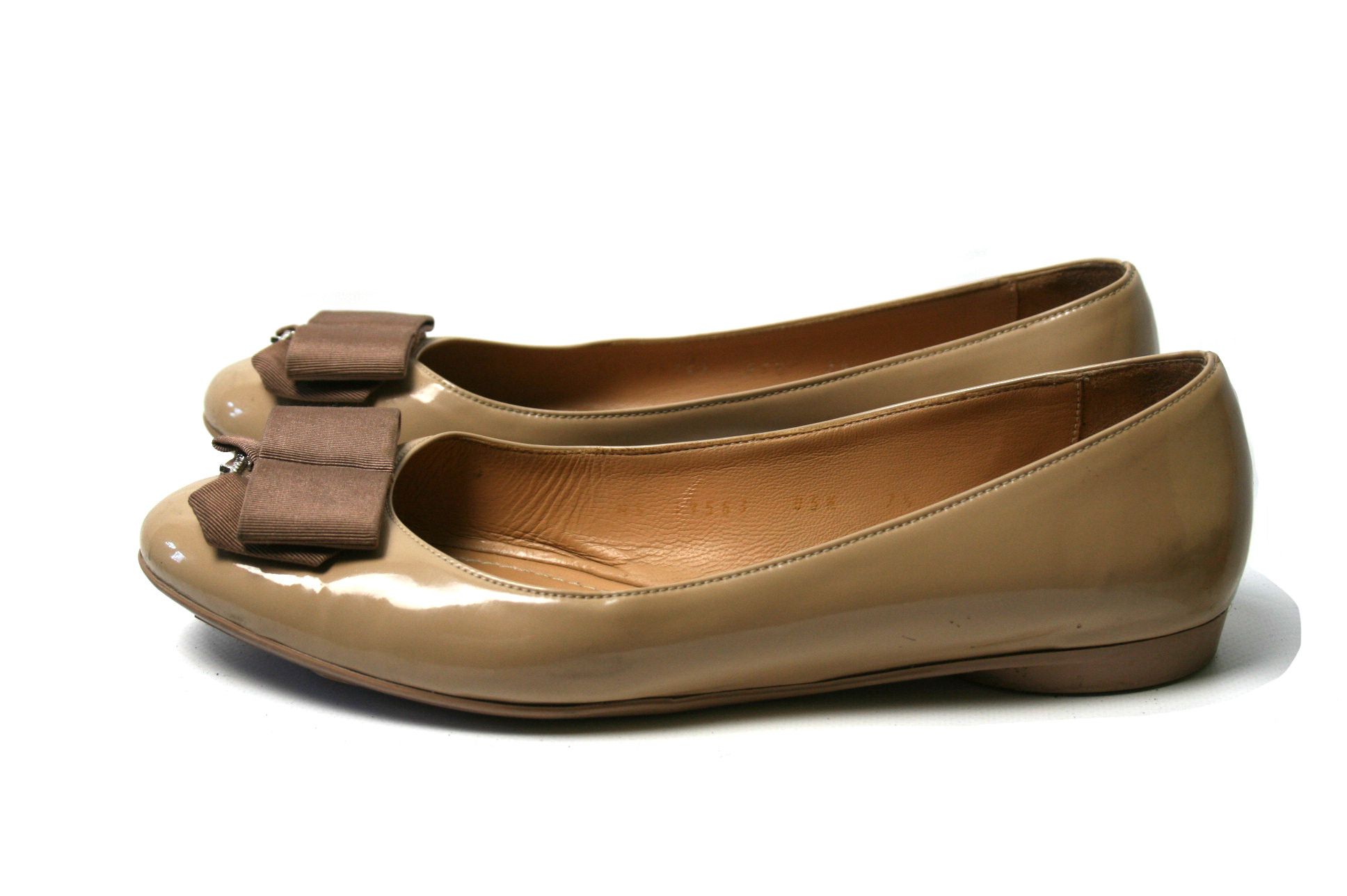 Salvatore Ferragamo 00S Logo Patent Leather Ballet Shoes Vintage in Beige, Women's (Size 7.5)