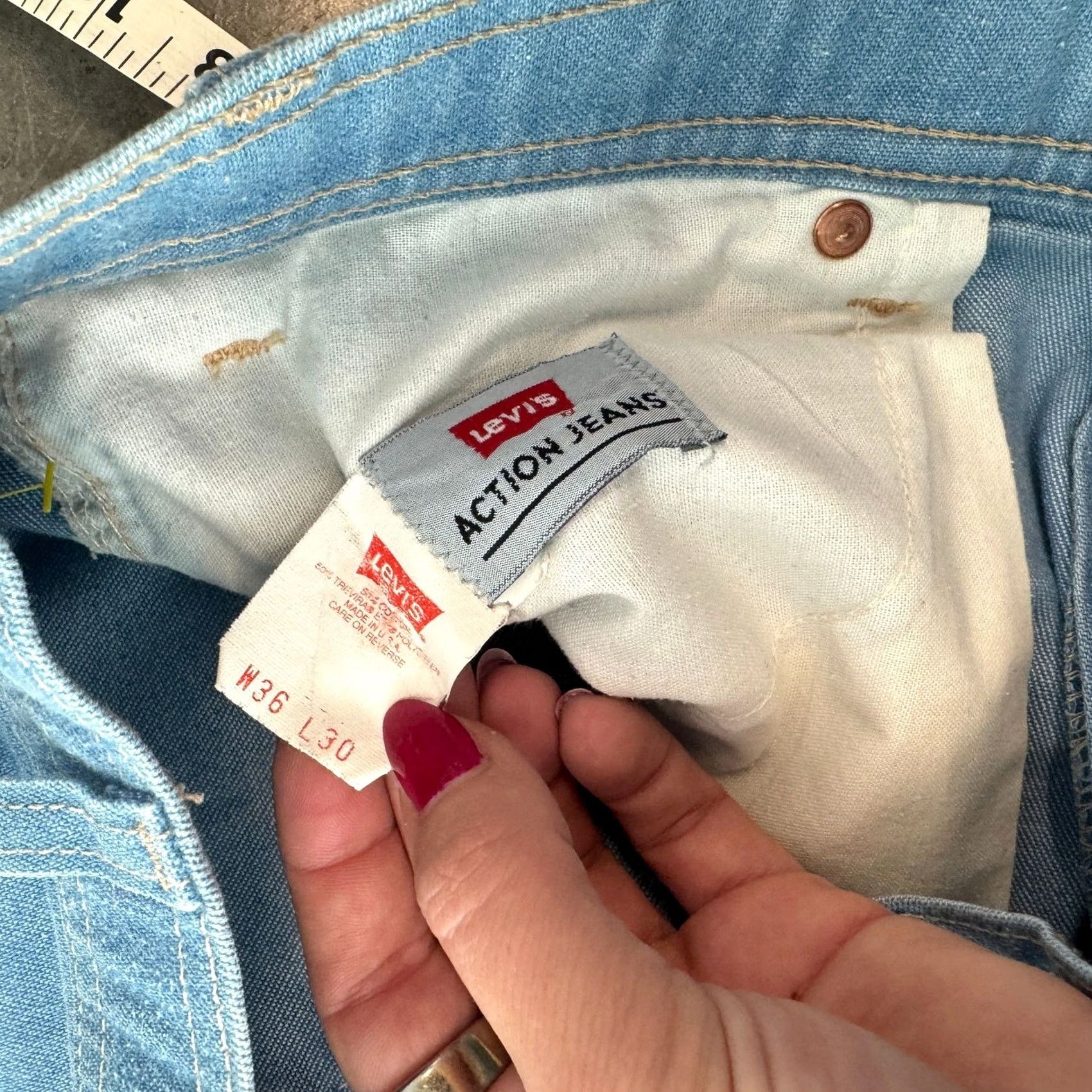 Levi's VINTAGE Levi's Jeans Mens 36x30 Blue Chambray Straight Cowboy Action 70s 80s Denim Jeans Mar 36 Mens Size US 36 / EU 52 - 4 Thumbnail