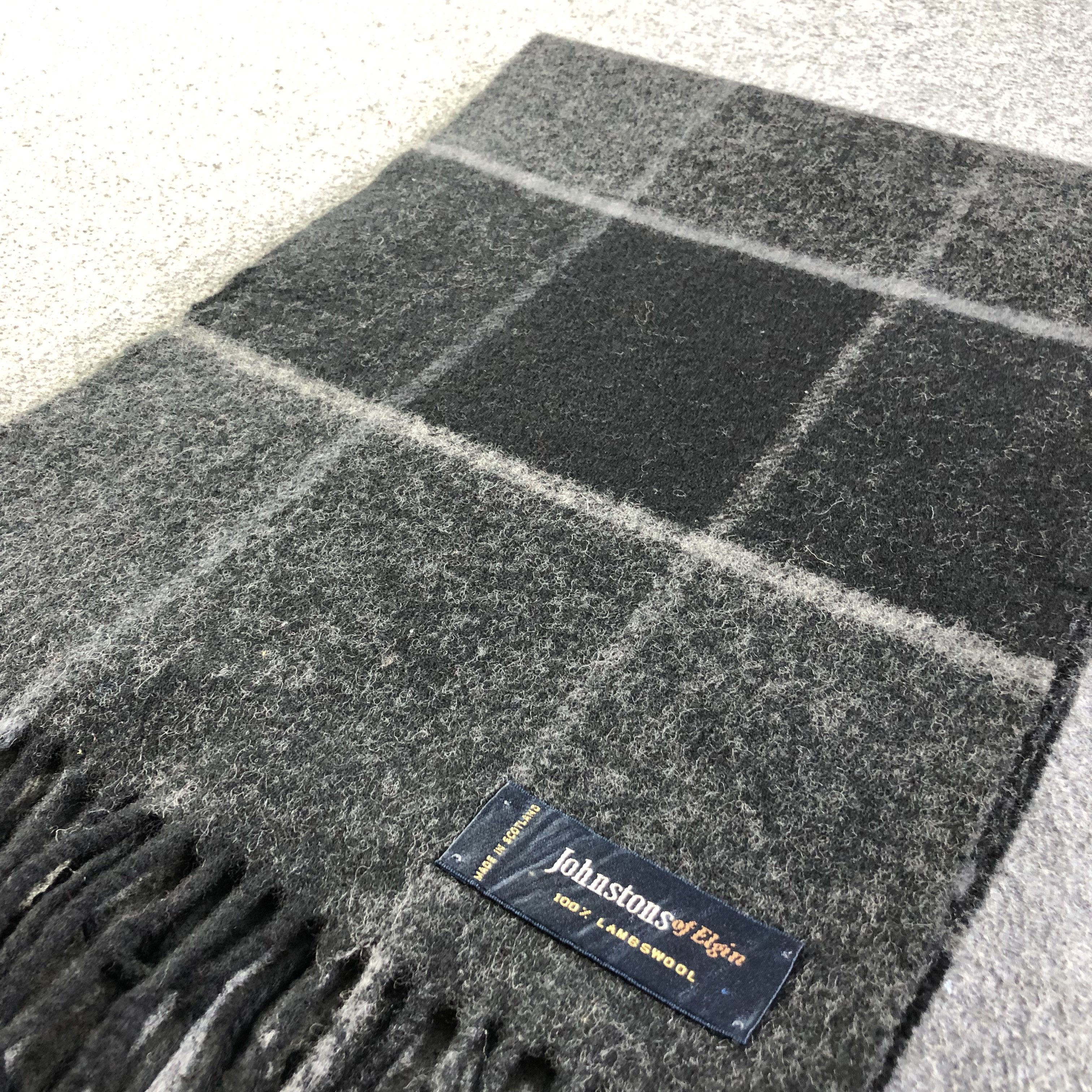 Johnstons Of Elgin Johnstons of Elgin Grey Wool Scarf Muffler V1335 Size ONE SIZE - 3 Thumbnail