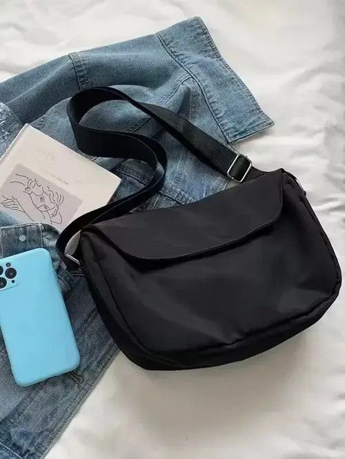 Japanese Brand × Vintage Black Y2K Crossbody Bag Size ONE SIZE - 1 Thumbnail