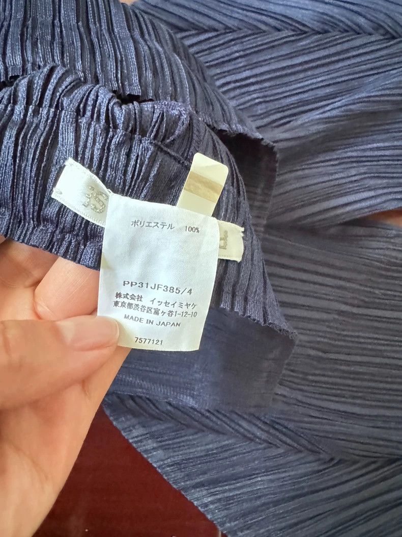 Issey Miyake Issey Miyake size:4 Blue pleated irregular-shaped pants Size 22" - 4 Thumbnail