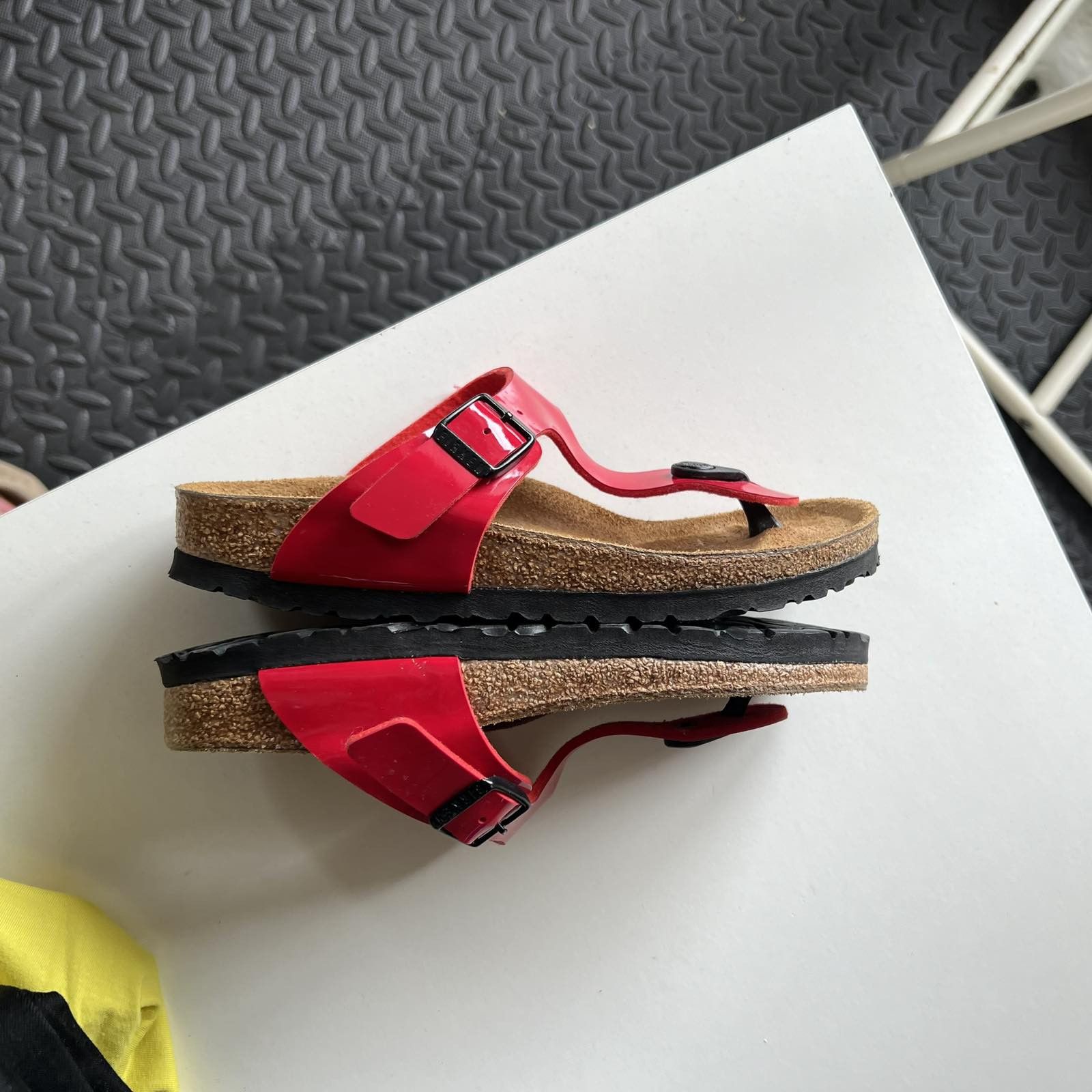 Birkenstock Birkenstock Women Gizeh Old Red Patent Flip Flops Sz 35 Size US 5 / IT 35 - 4 Thumbnail