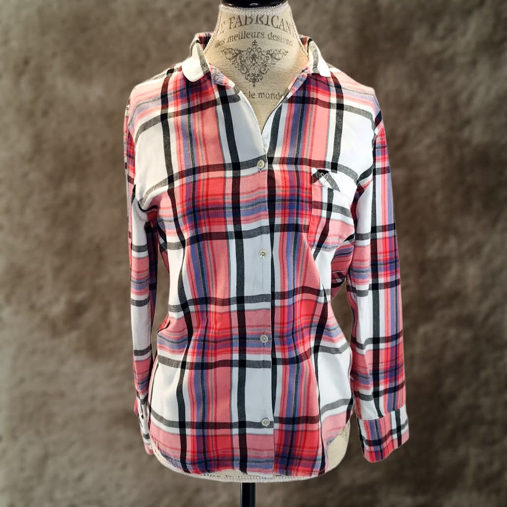 Victoria's Secret VS Pink Shirt Petite Small Plaid Long Sleeve Button Down Heart Embroidered Size S / US 4 / IT 40 - 1 Thumbnail