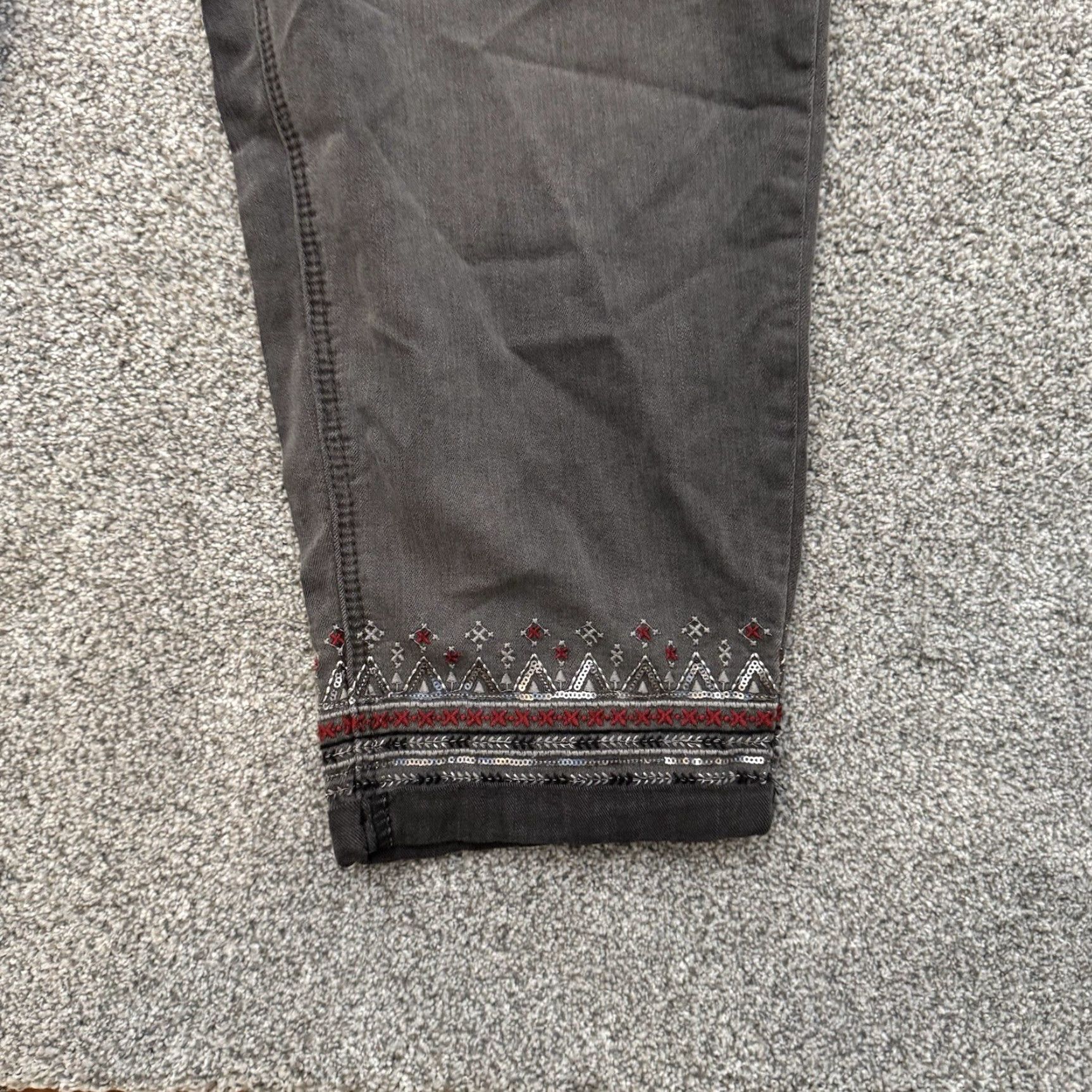 Vintage CJ Banks Plus Capri Jeans 24W Plus Slimming Embroidered Sequins Boho Tribal Festival Capri Jeans Gray Women 24W Womens Size 42" / US 20 - 2 Thumbnail