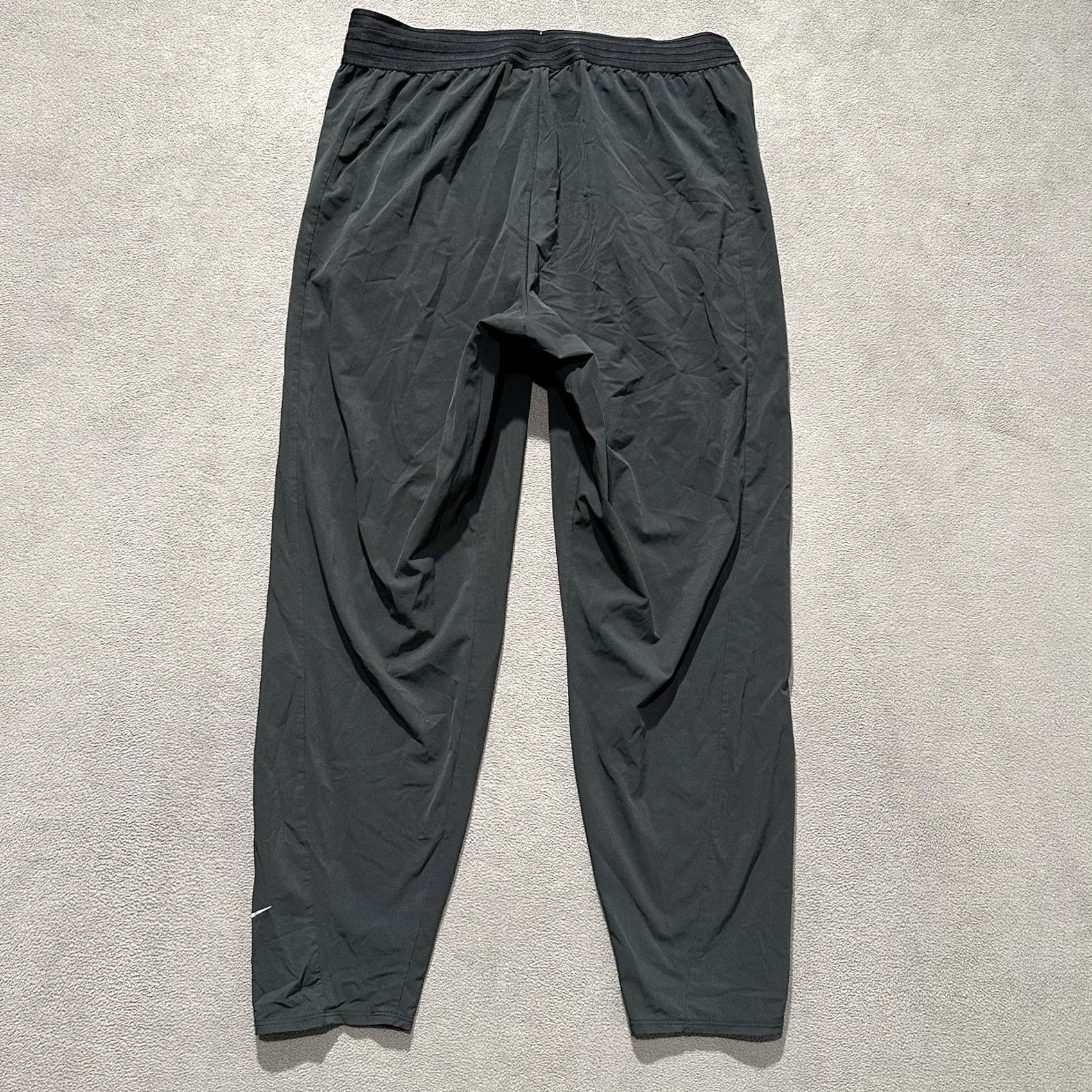 Nike Nike Pants Womens L Gray Flex Essential Dri-Fit 7/8 Breathable Slim Fit Sports Size 36" / US 14 / IT 50 - 2 Thumbnail