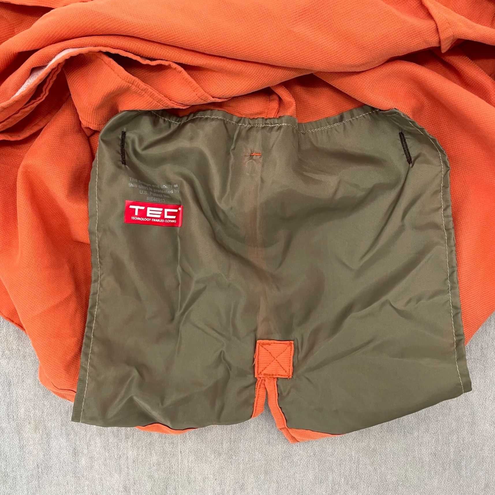 Vintage SCOTTeVEST Shirt Adult 2XL Orange Travel Hidden Pockets Button-Up Collared Men XX-Large Casual, Workwear, Outdoor 90s Theme N/A Size US XXL / EU 58 / 5 - 6 Thumbnail