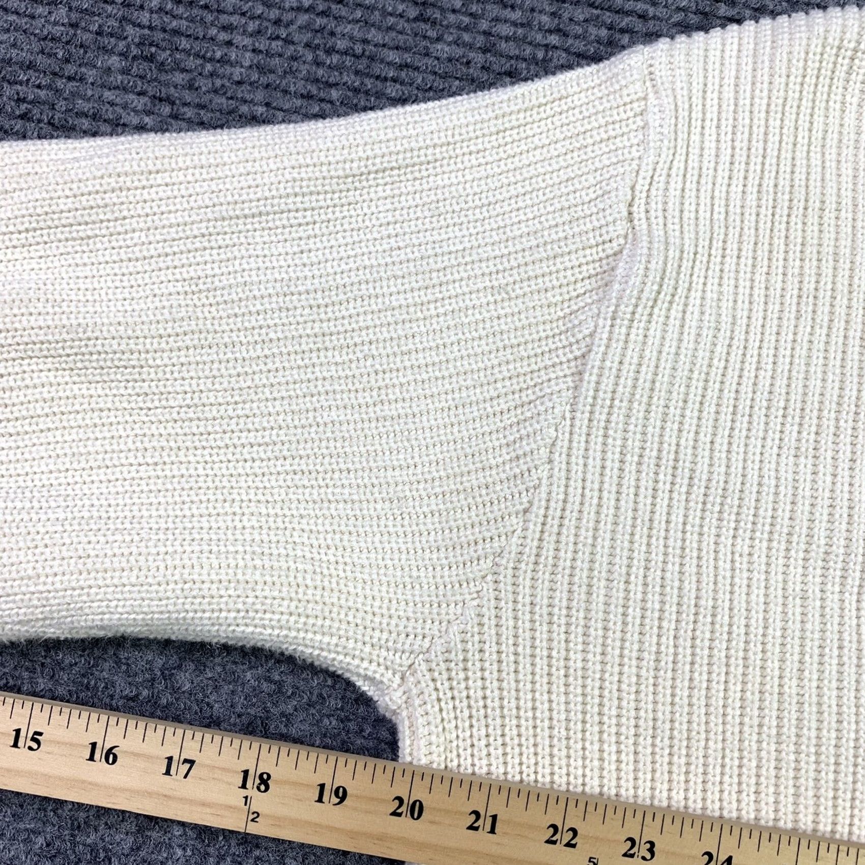 Vintage VINTAGE Isle of Cotton Sweater Shirt Knit Mock Neck Long Sleeve Adult Medium White Beige USA 90s Mens Pullover Knit 90s Casual Size US M / EU 48-50 / 2 - 7 Thumbnail