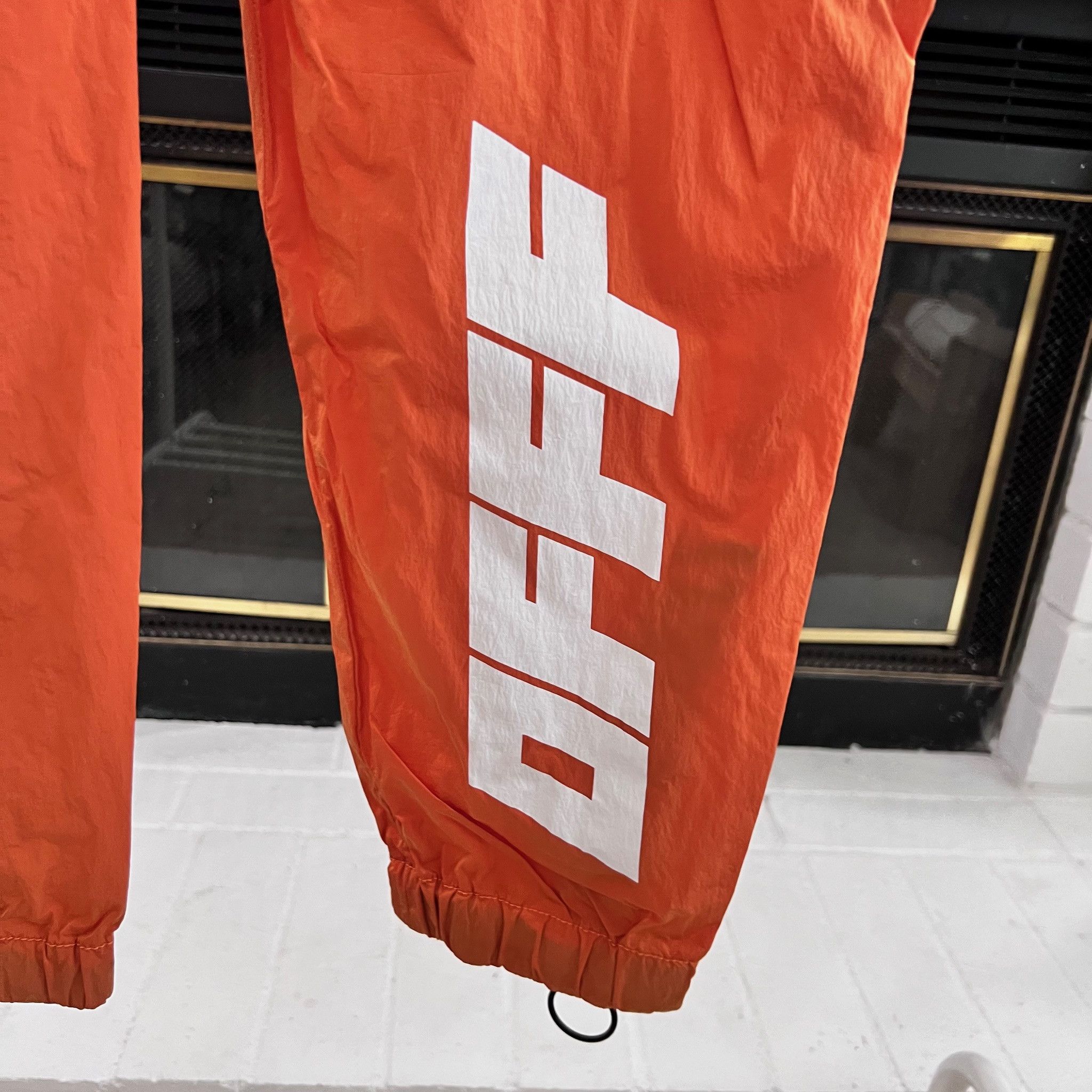 Off-White Off-White OFFF Logo Parachute Cargo Pants Orange - 31 Size US 31 - 3 Thumbnail