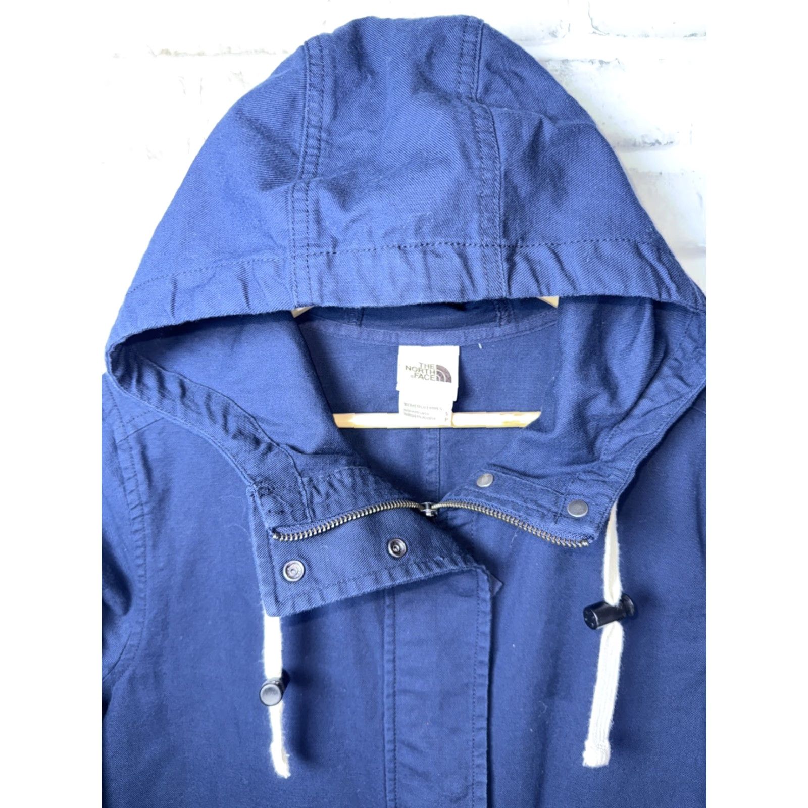The North Face VINTAGE? Wait: The item is a The North Face Shipler Full Zip Hooded Canvas Jacket Women’s Small Navy Blue Size S / US 4 / IT 40 - 2 Thumbnail