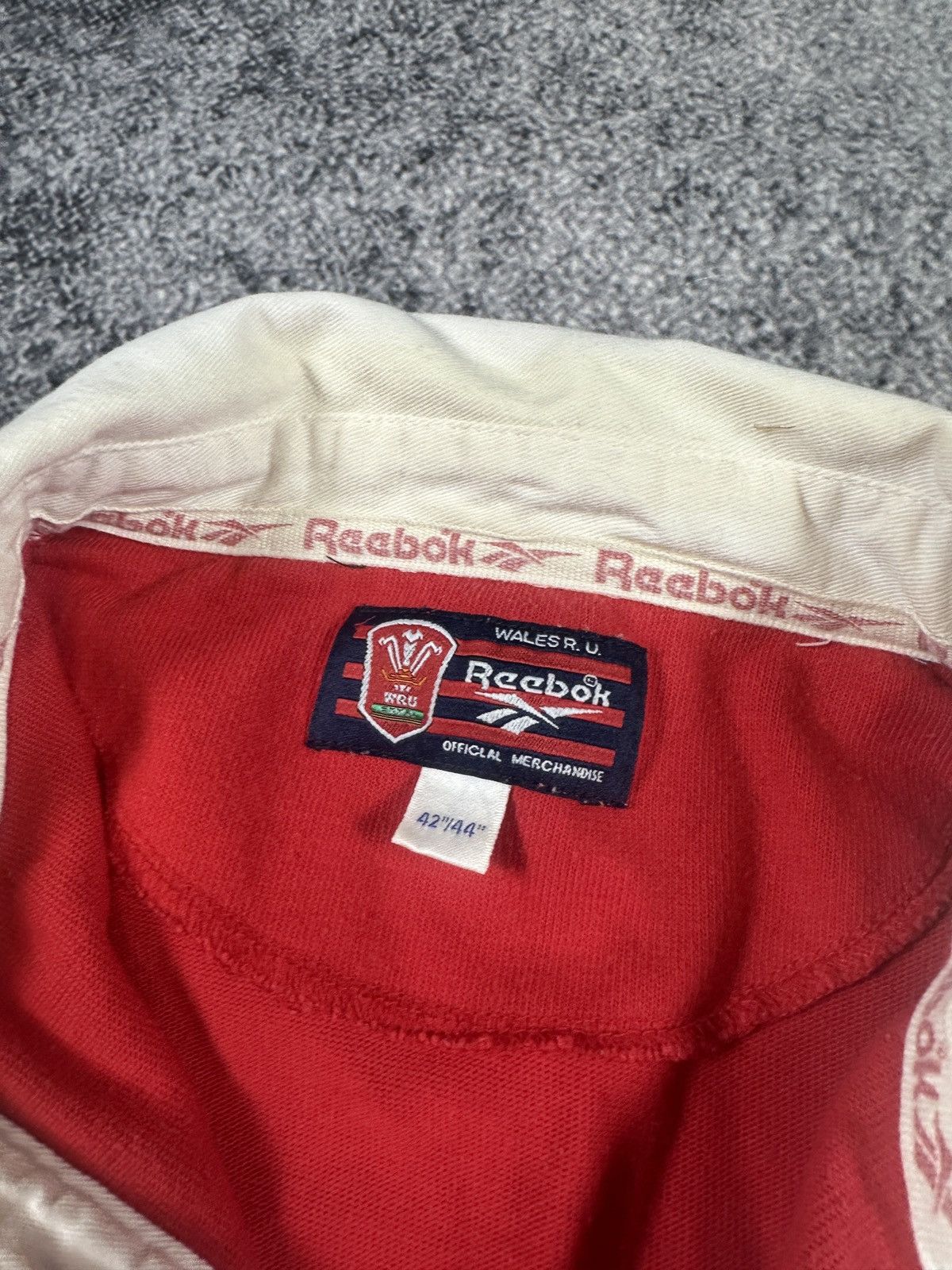 Reebok Vintage Reebok Wales Logo Rugby Jersey Streetwear Rare XL Size US XL / EU 56 / 4 - 4 Thumbnail