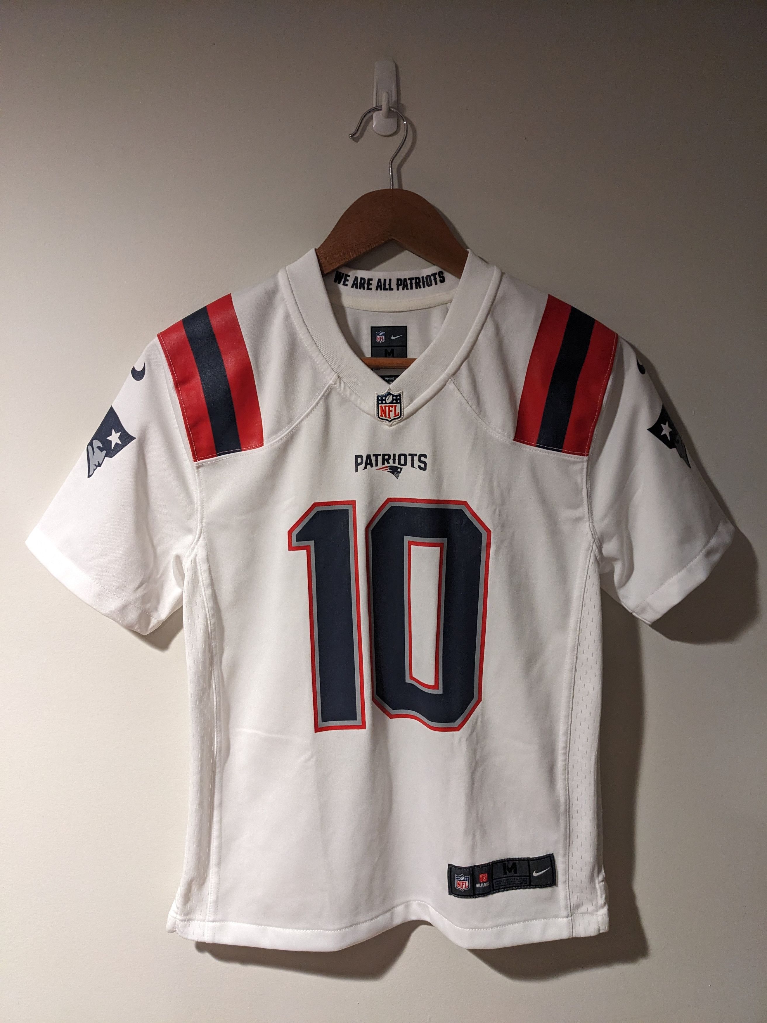 NFL × Nike New England Patriots Jones YOUTH Medium NFL Football Jersey Size US M / EU 48-50 / 2 - 4 Thumbnail