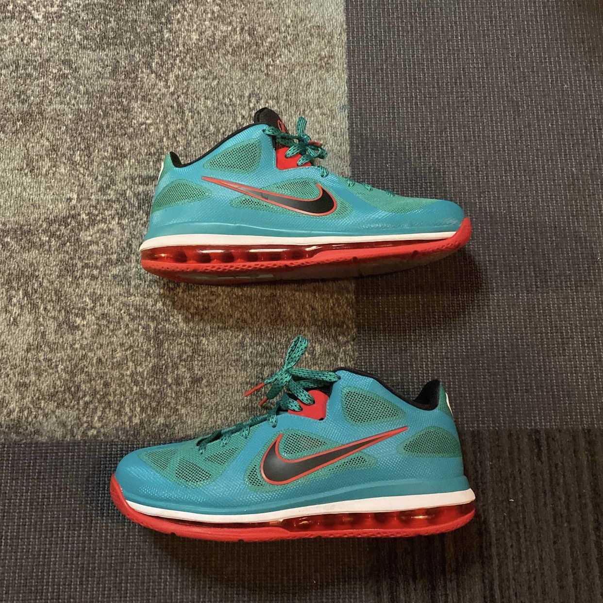 Nike Nike LeBron 9 Low 'Reverse Liverpool' | Size 11 Size US 11 / EU 44 - 2 Thumbnail