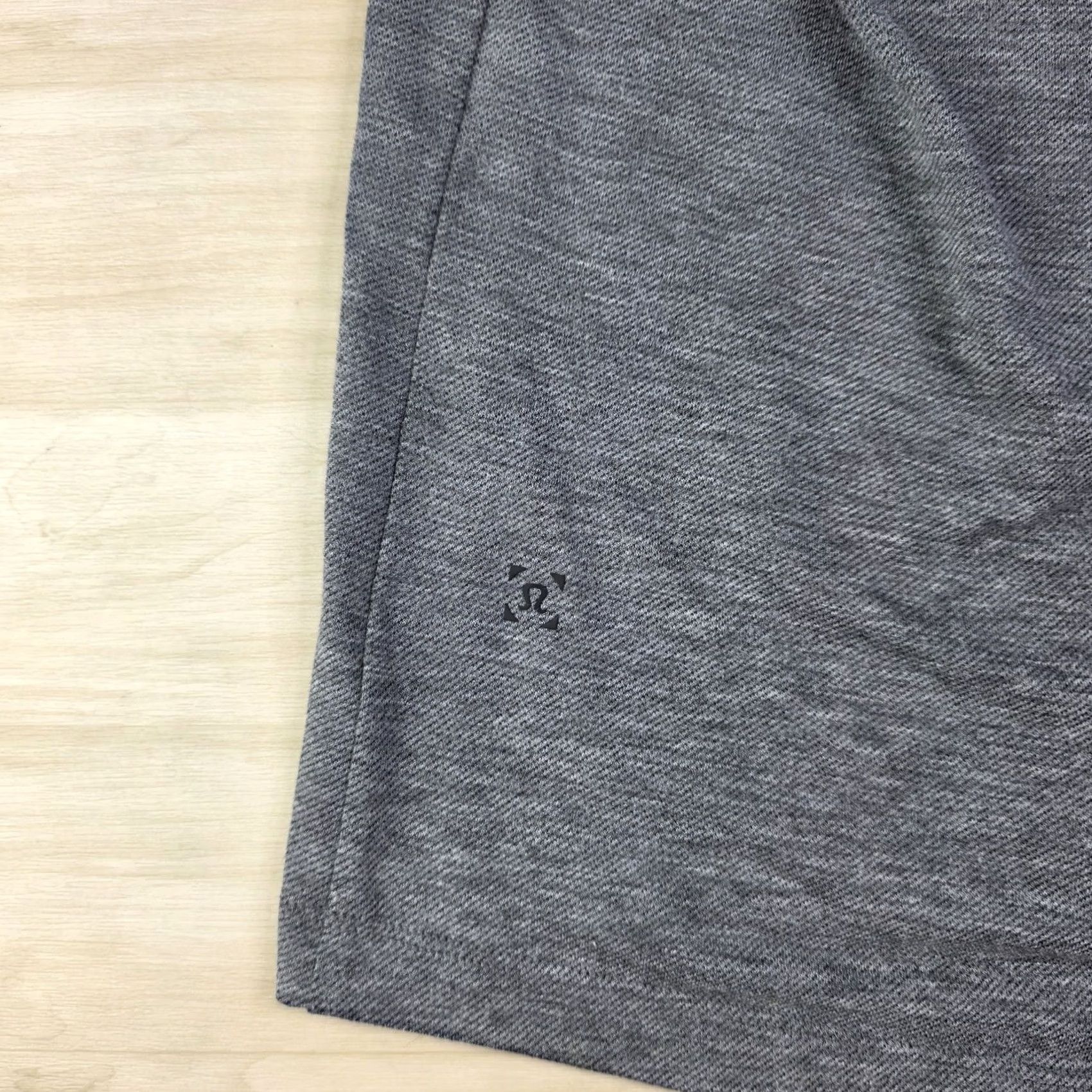 Lululemon Lululemon Performance Polo Men's Large Gray Knit Tech Short Sleeve Golf Size US L / EU 52-54 / 3 - 6 Thumbnail
