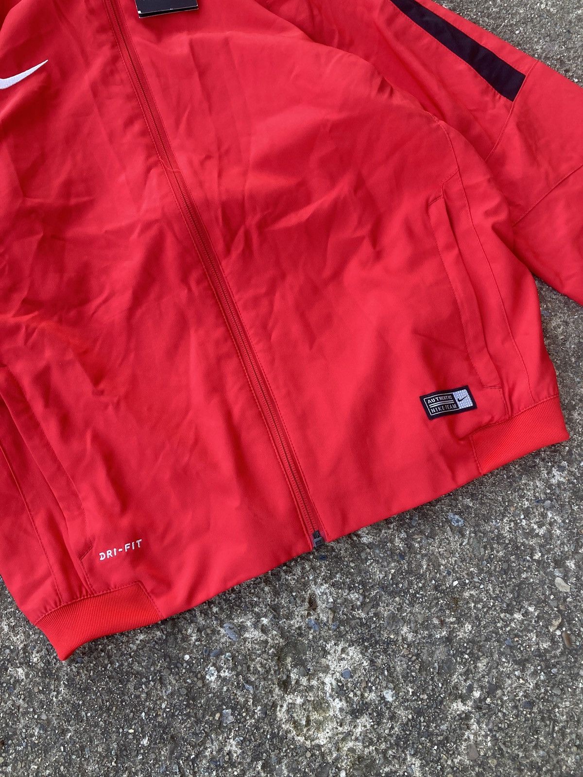 Nike × Vintage Vintage 2000s Nike trackjacket Size M / US 6-8 / IT 42-44 - 3 Thumbnail